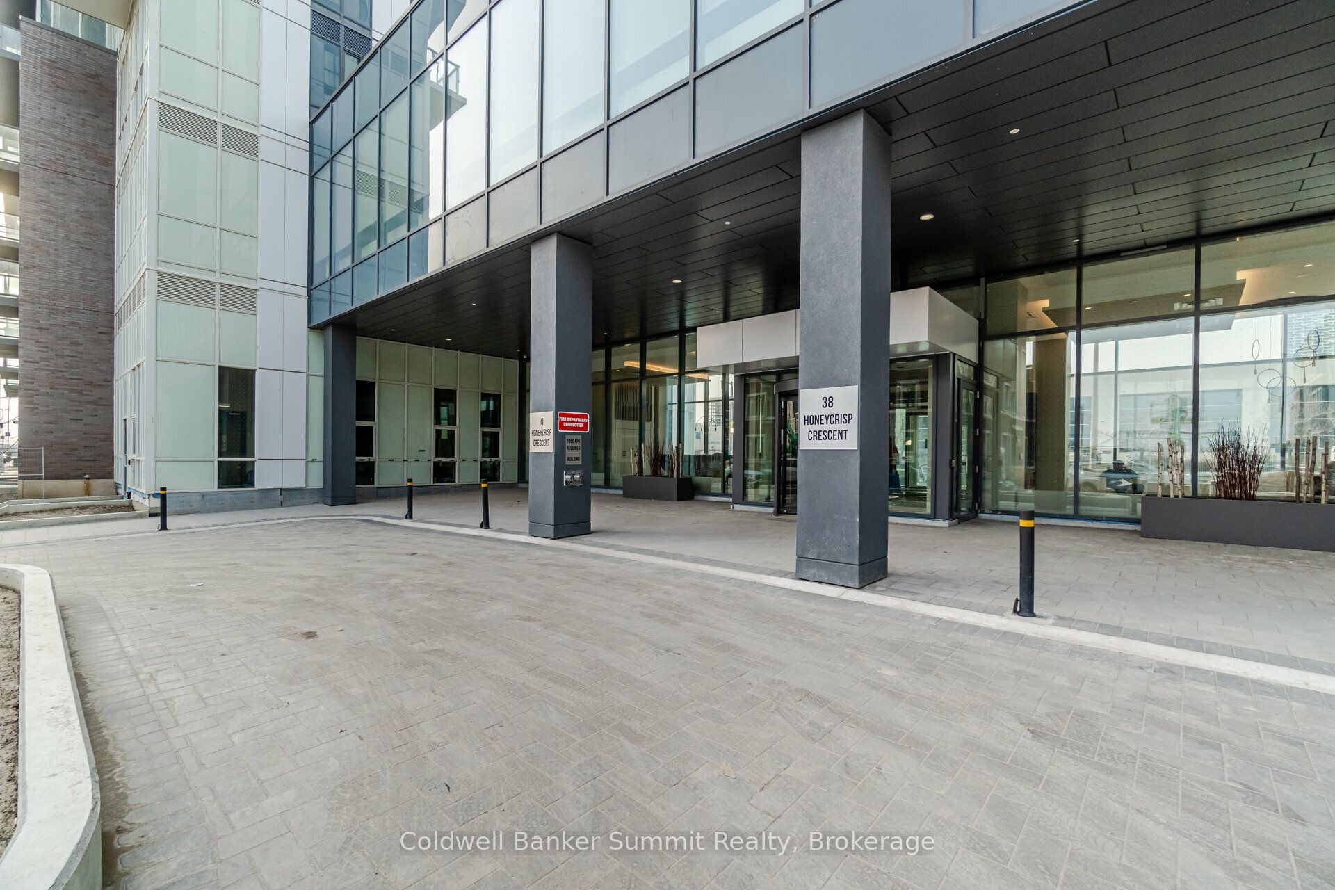 38 Honeycrisp Crescent 1019