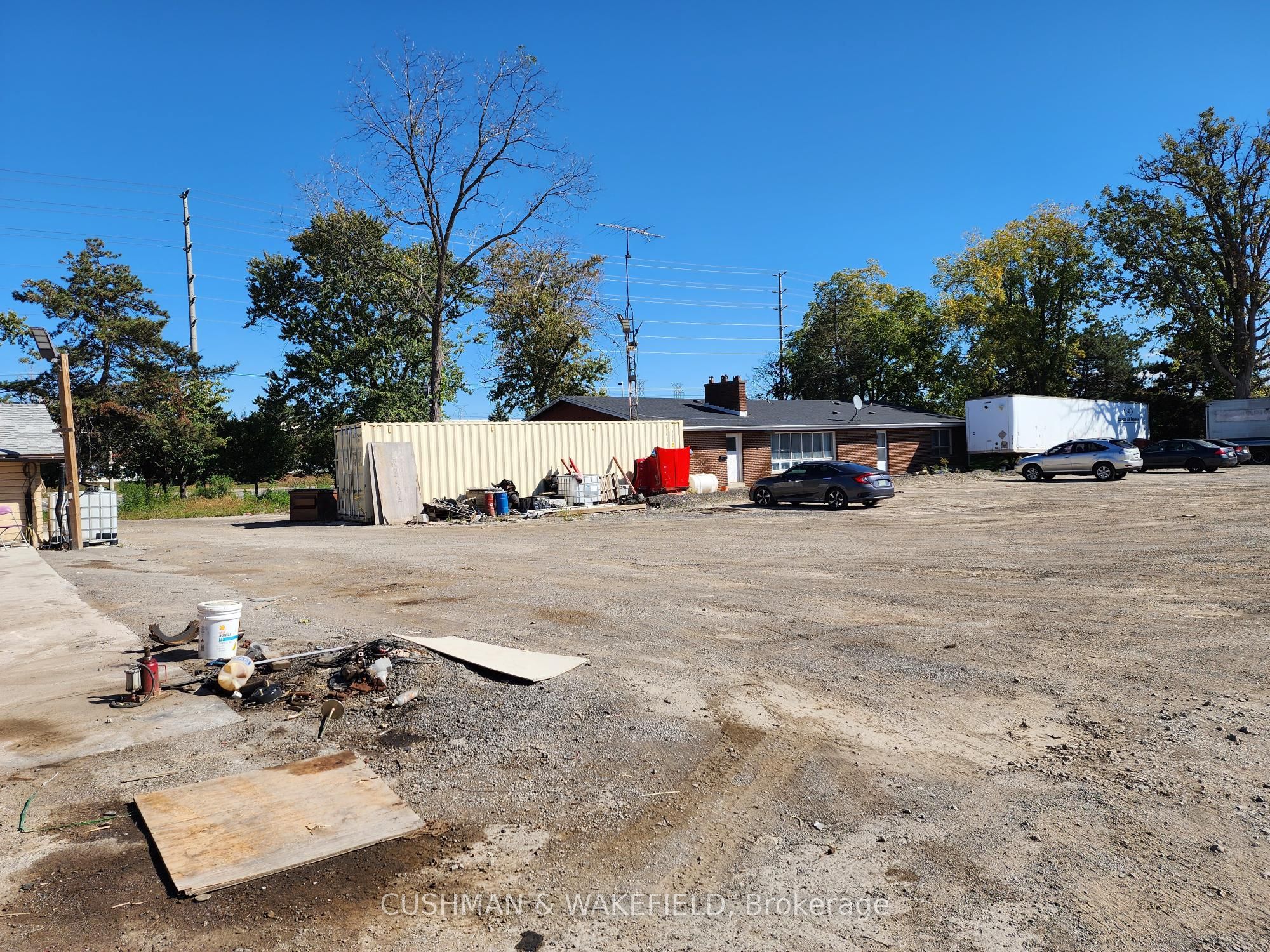 8412-8424 Goreway Drive