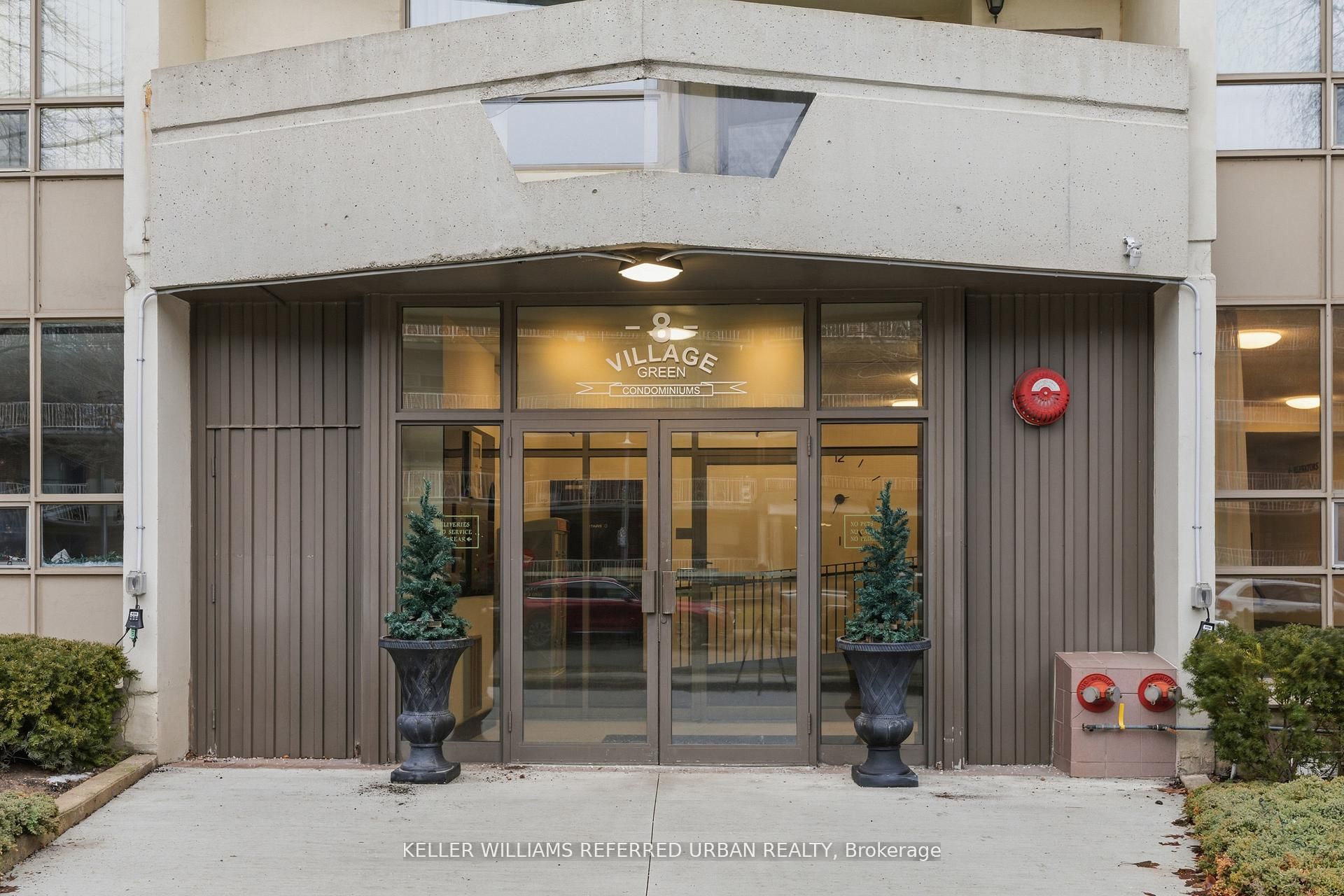 8 Village Green N/A 208