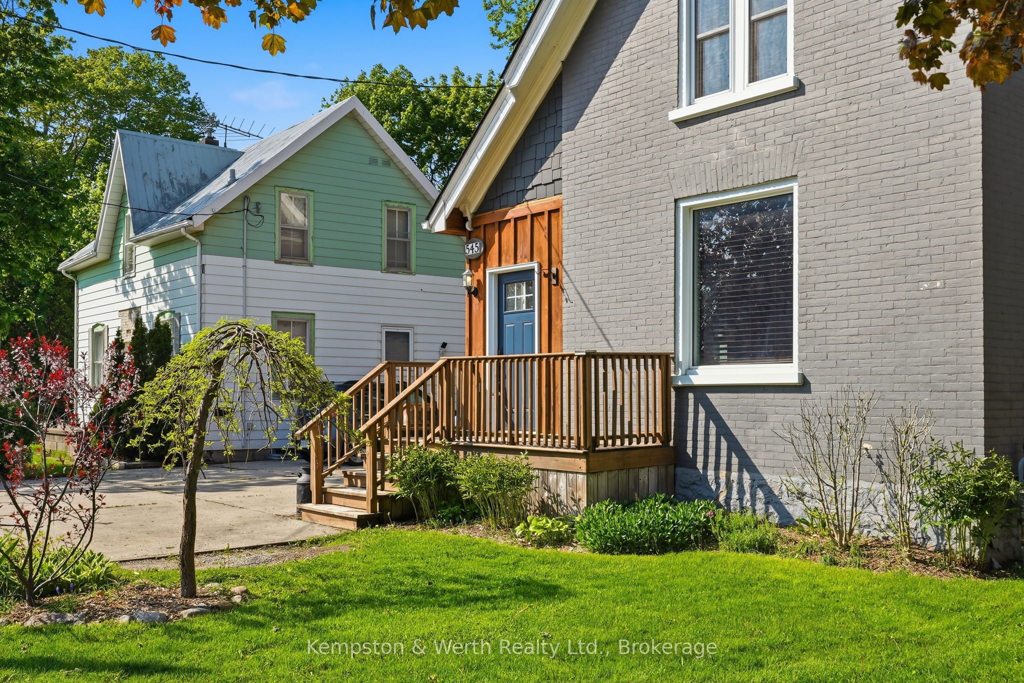545 Main Street E