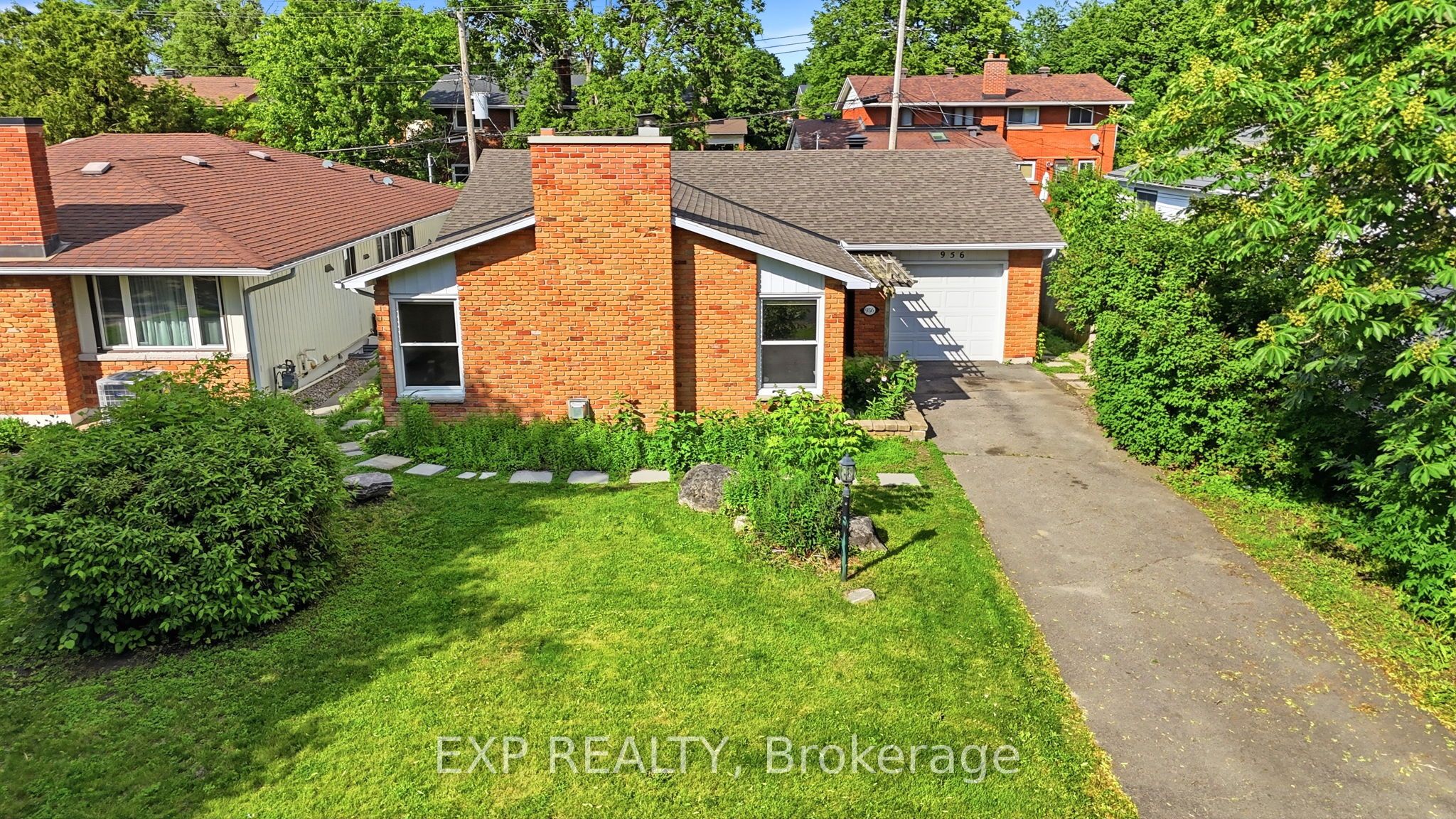 956 Gold Crescent