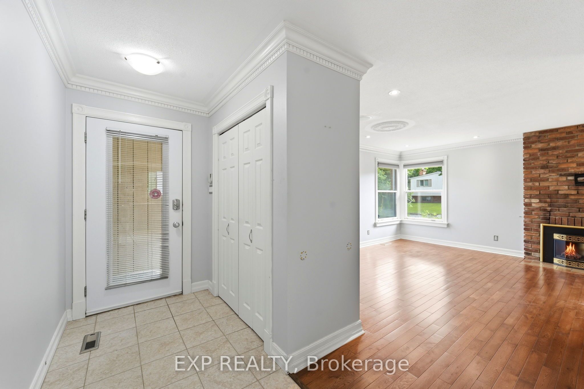 956 Gold Crescent