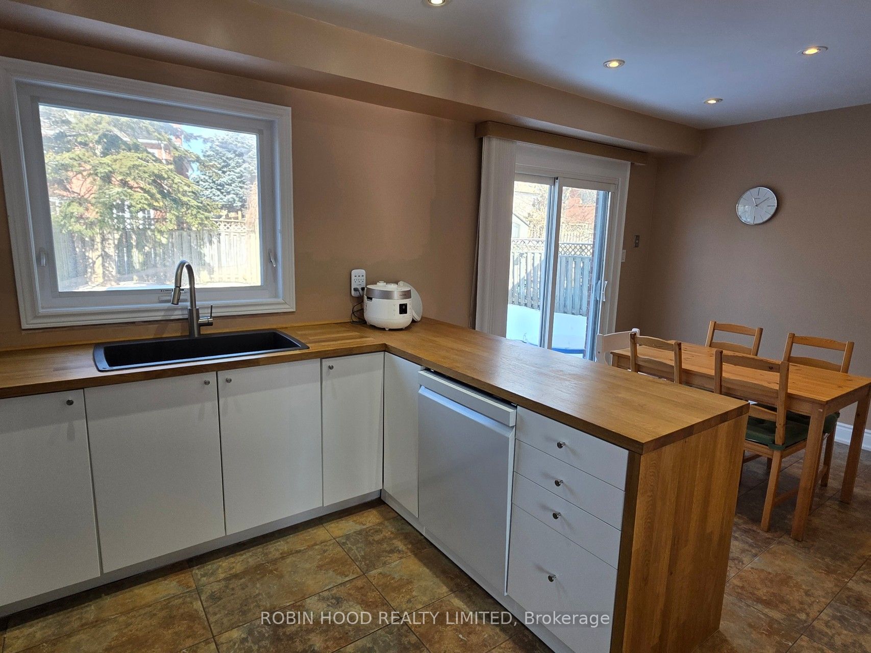 4915 Natkarni Crescent