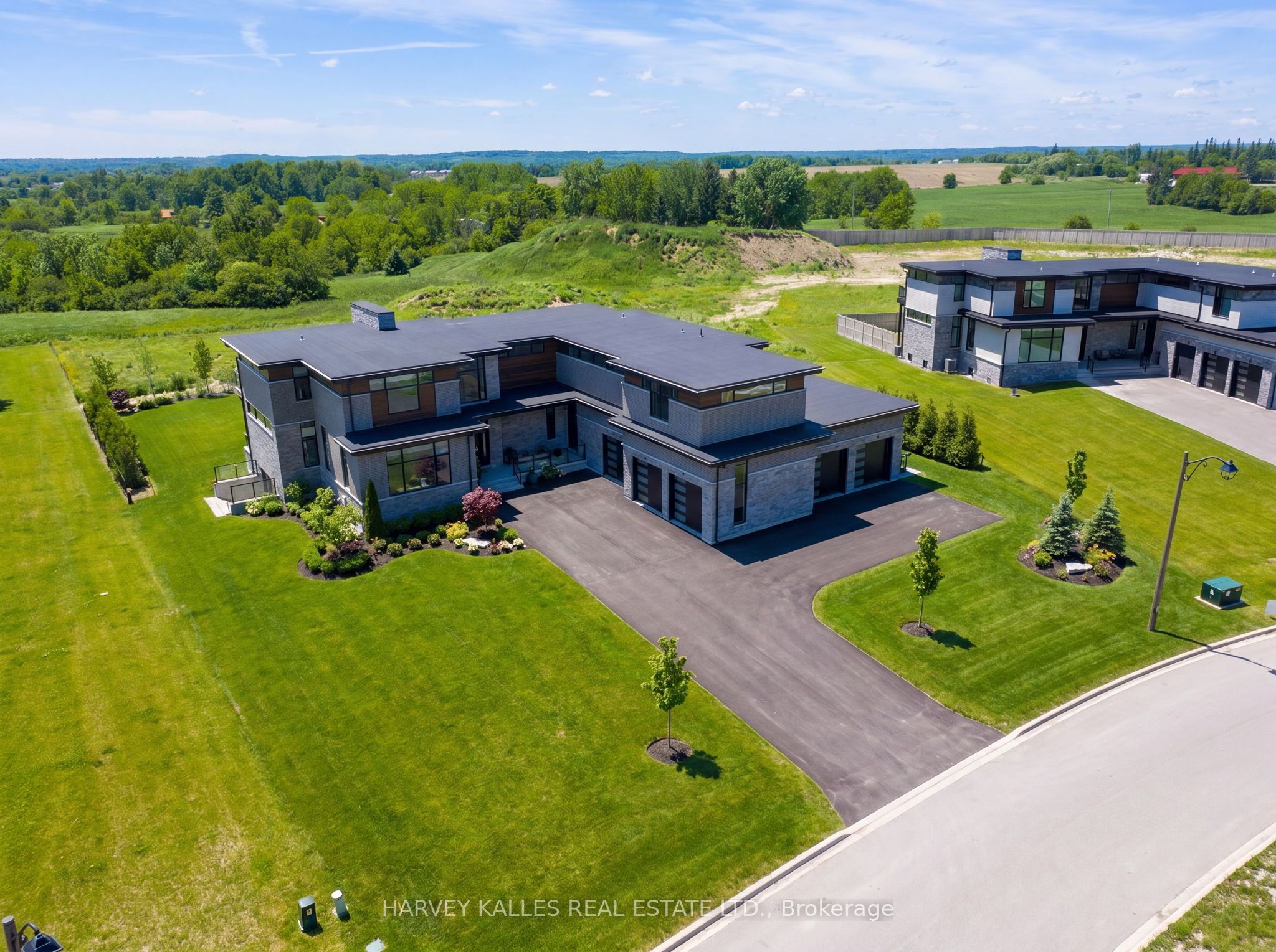 24 Sugarbush Court