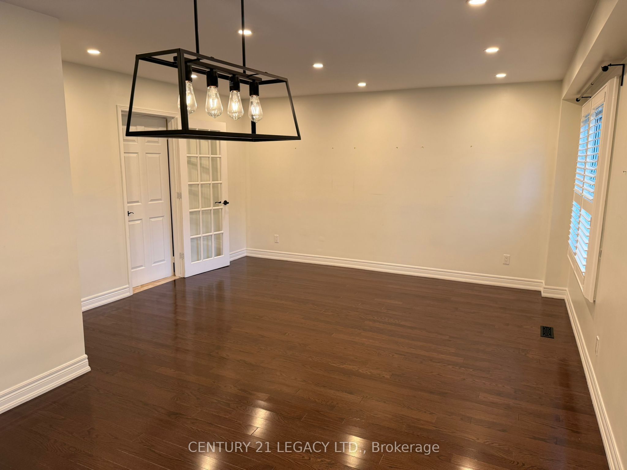 6772 Dolmage Court