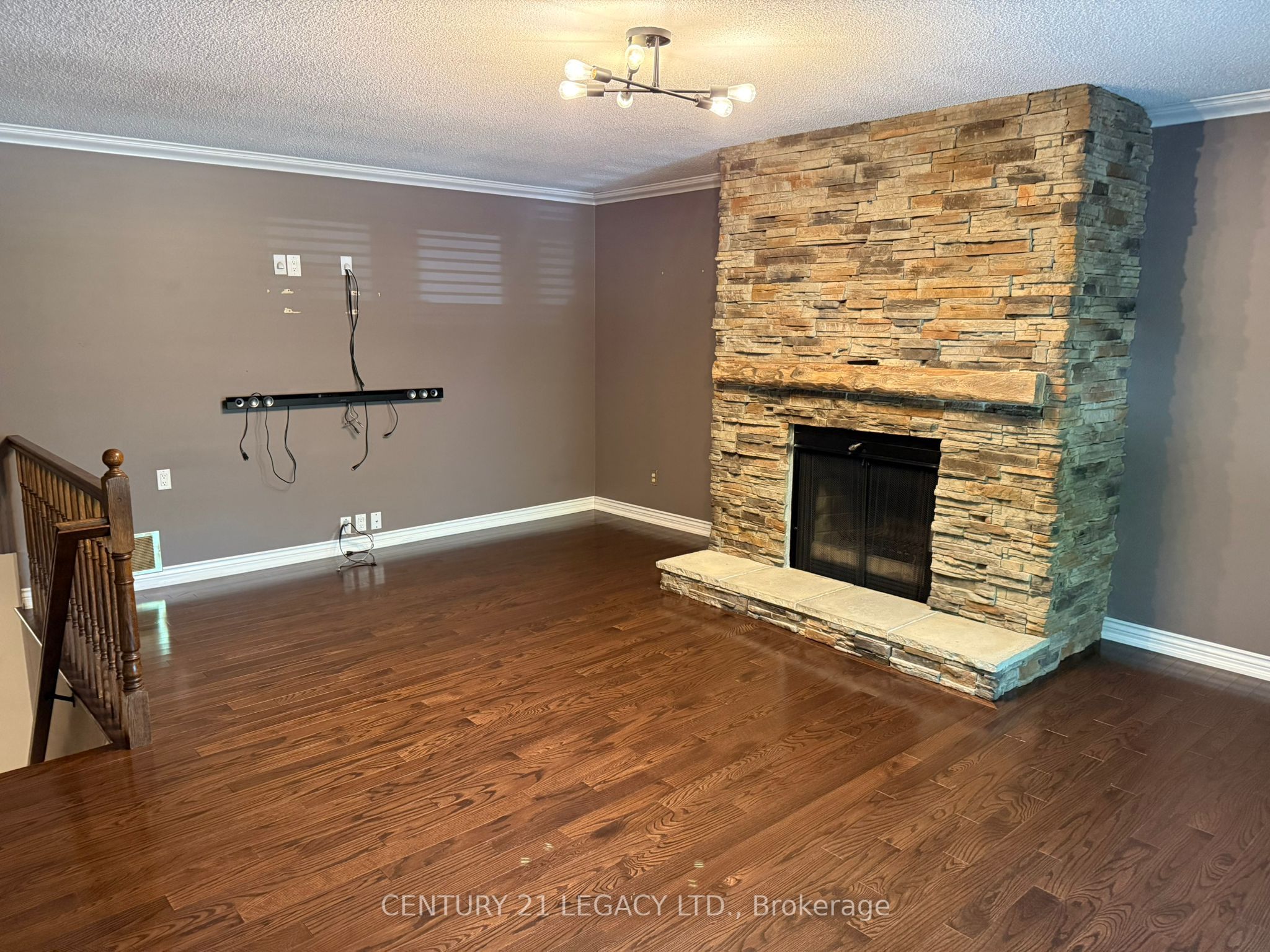 6772 Dolmage Court
