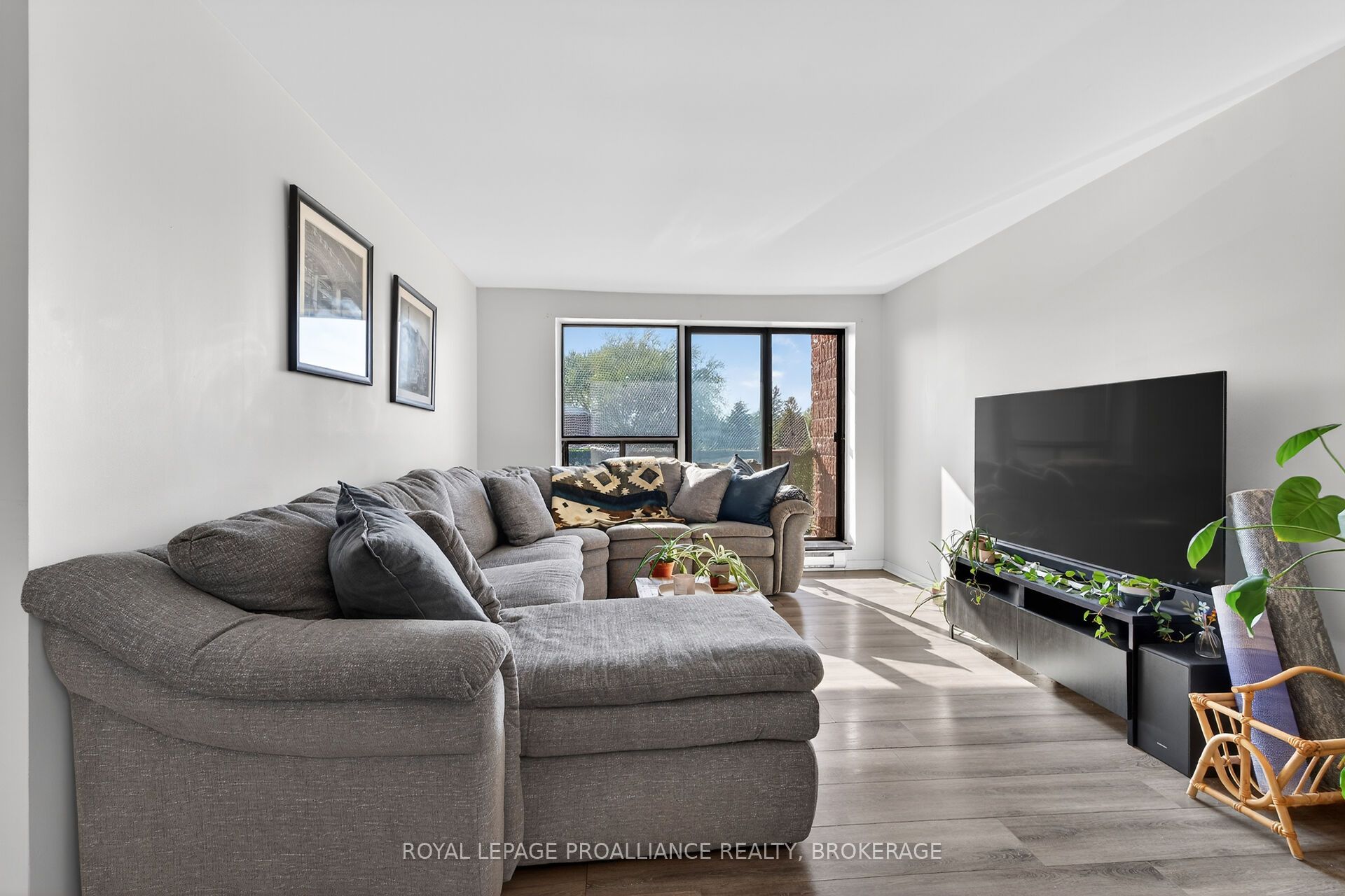 17 Eldon Hall Place 206