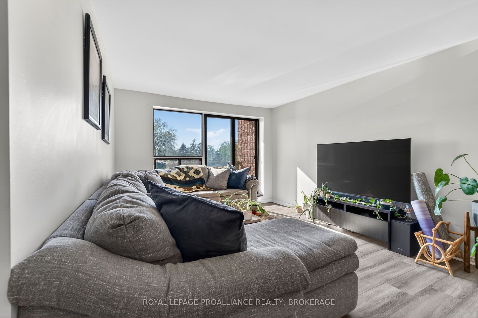 17 Eldon Hall Place 206