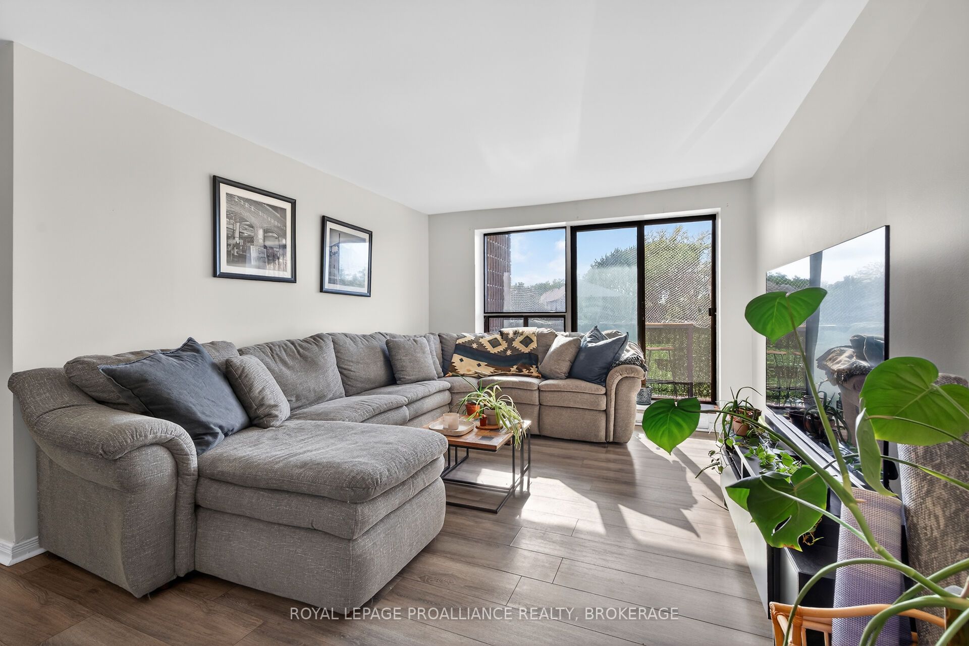 17 Eldon Hall Place 206