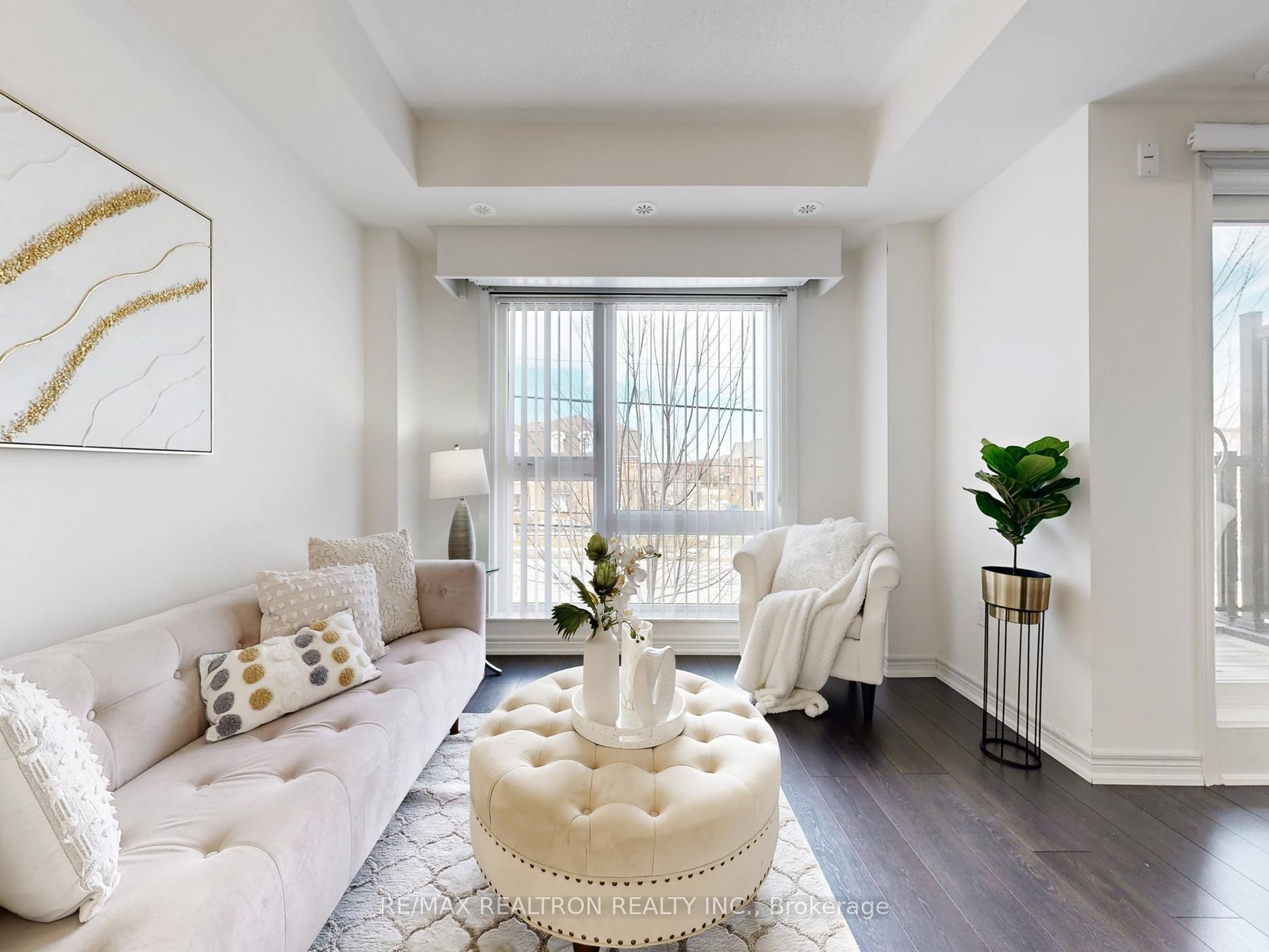 8855 Sheppard Avenue E 358