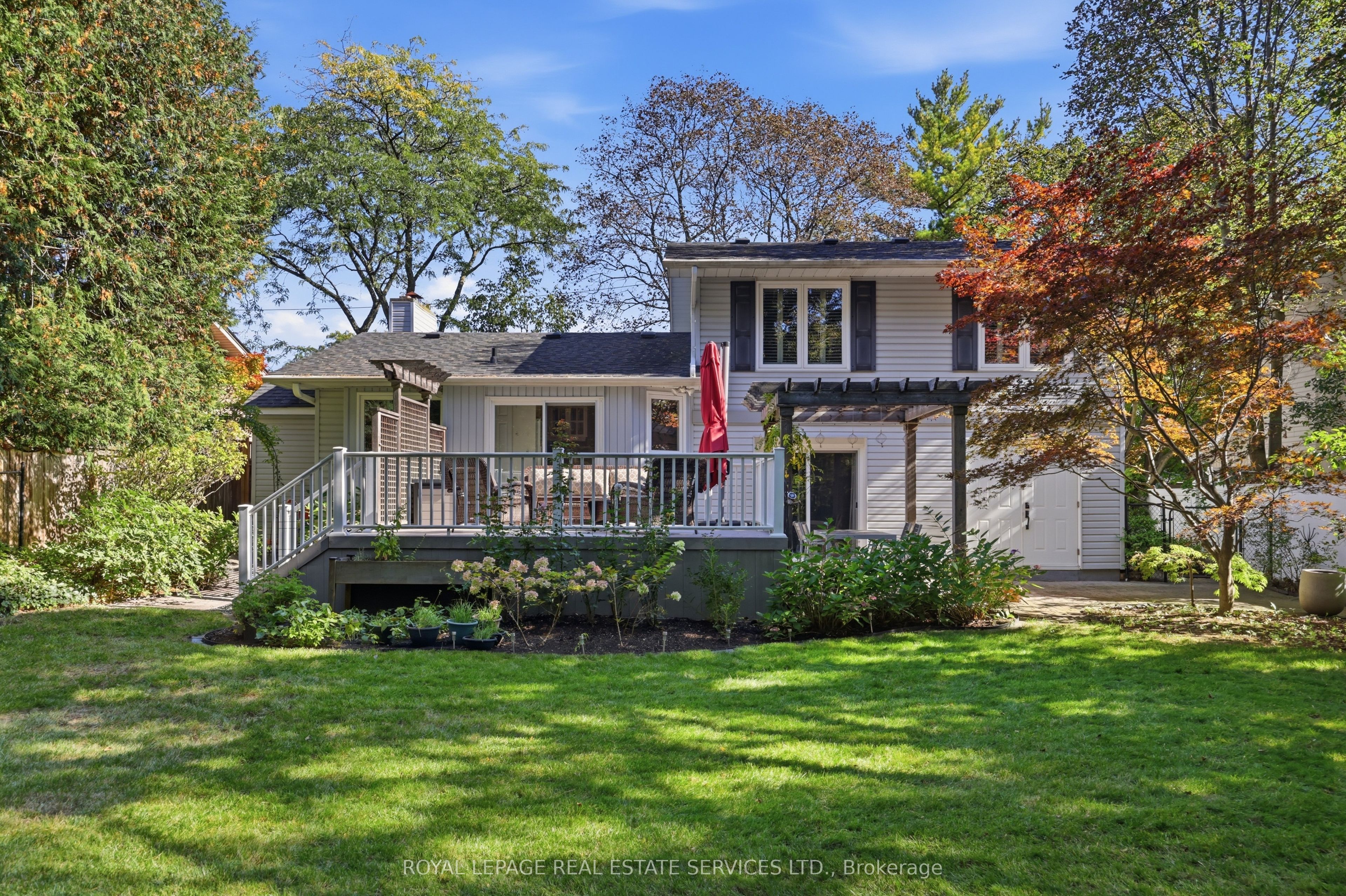 1320 Hillview Crescent