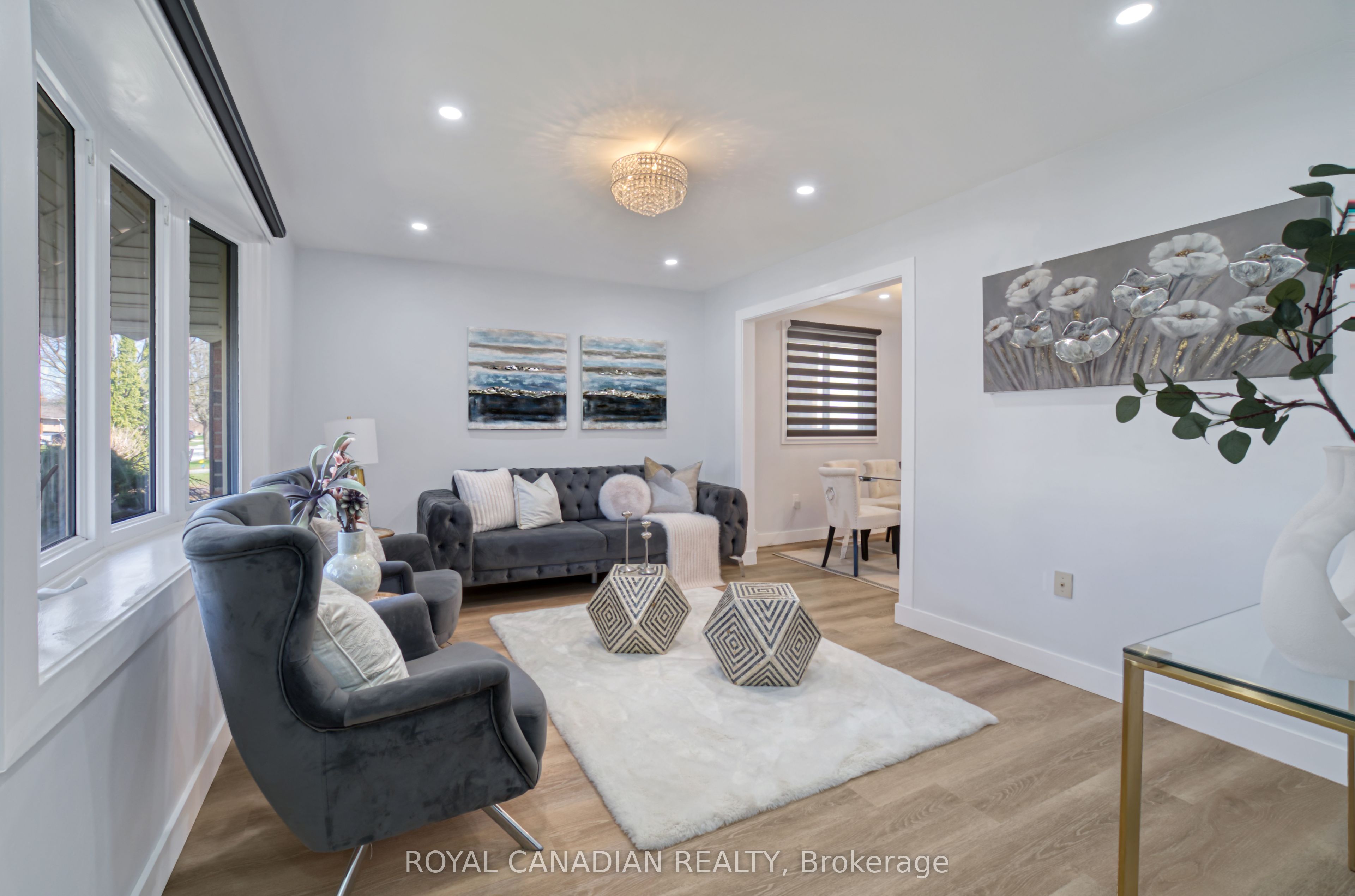 60 Lysanda Avenue