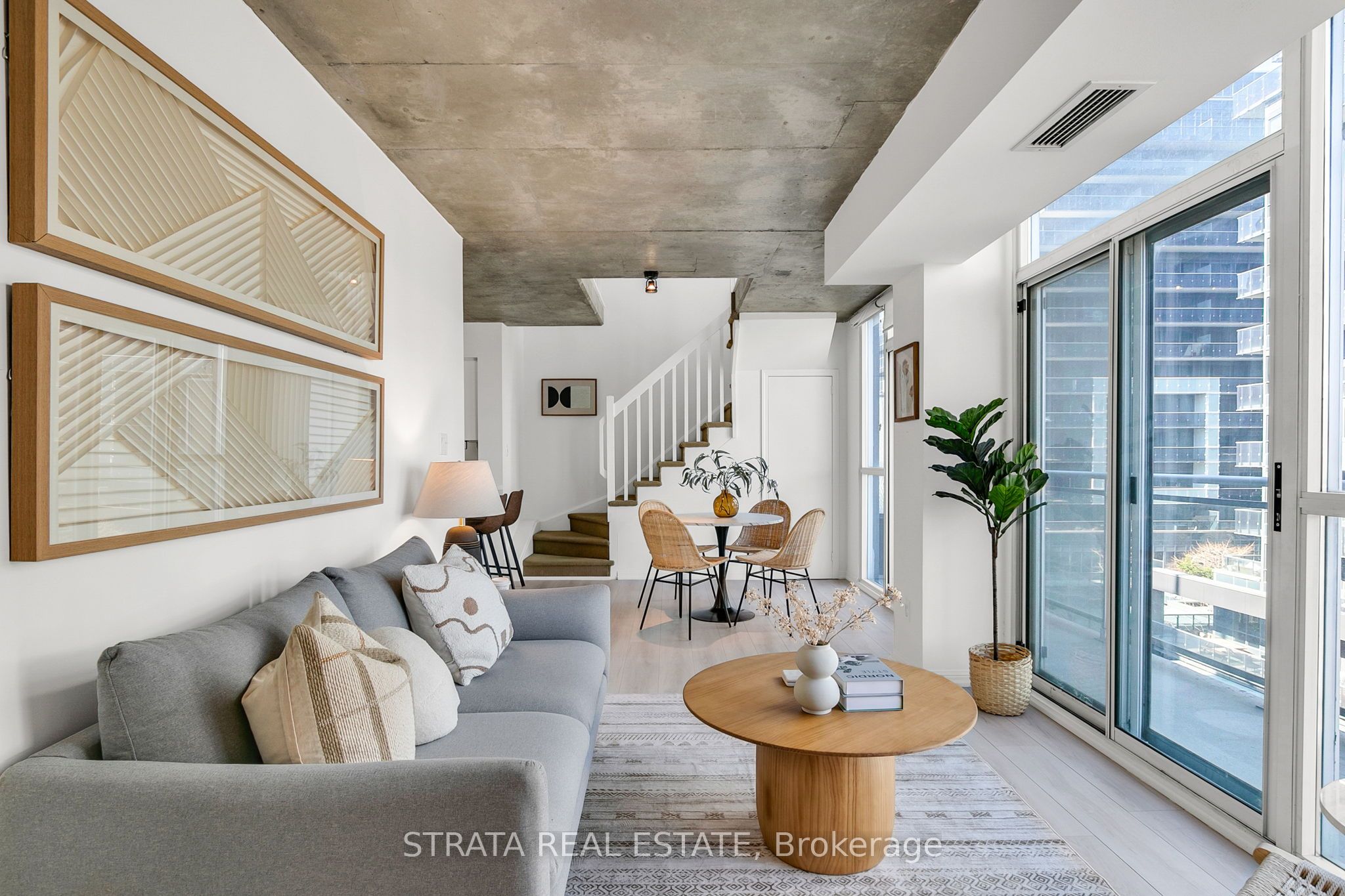 1029 King Street W 629