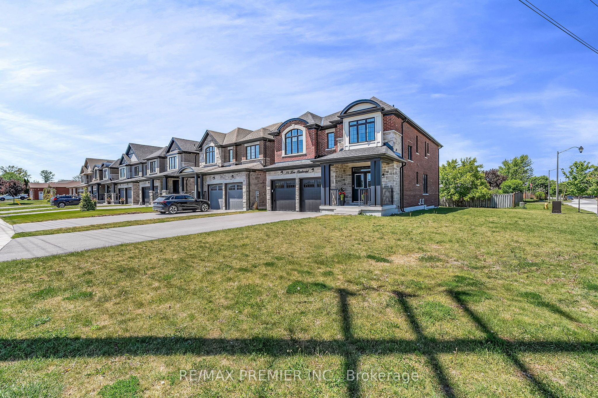 25 Low Boulevard