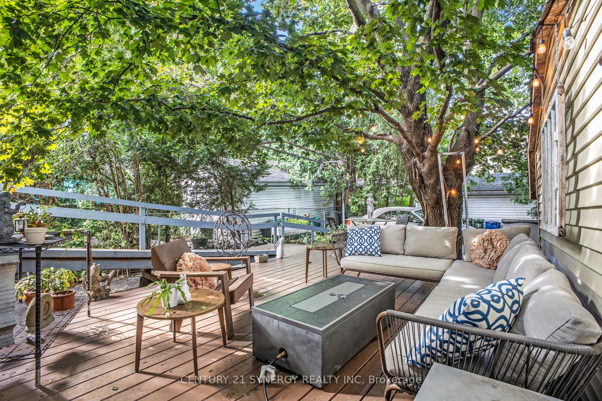 327 Richelieu Avenue