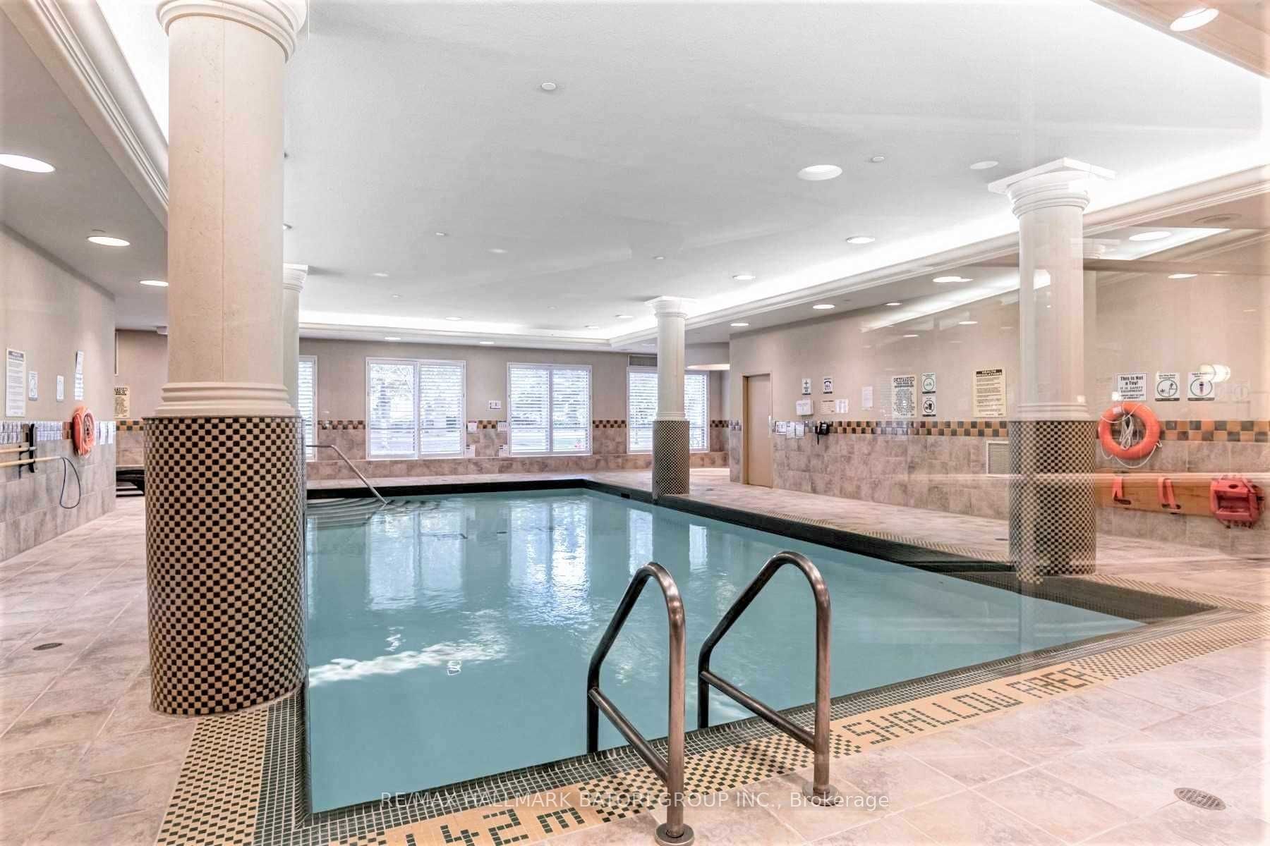 5233 Dundas Street W 316