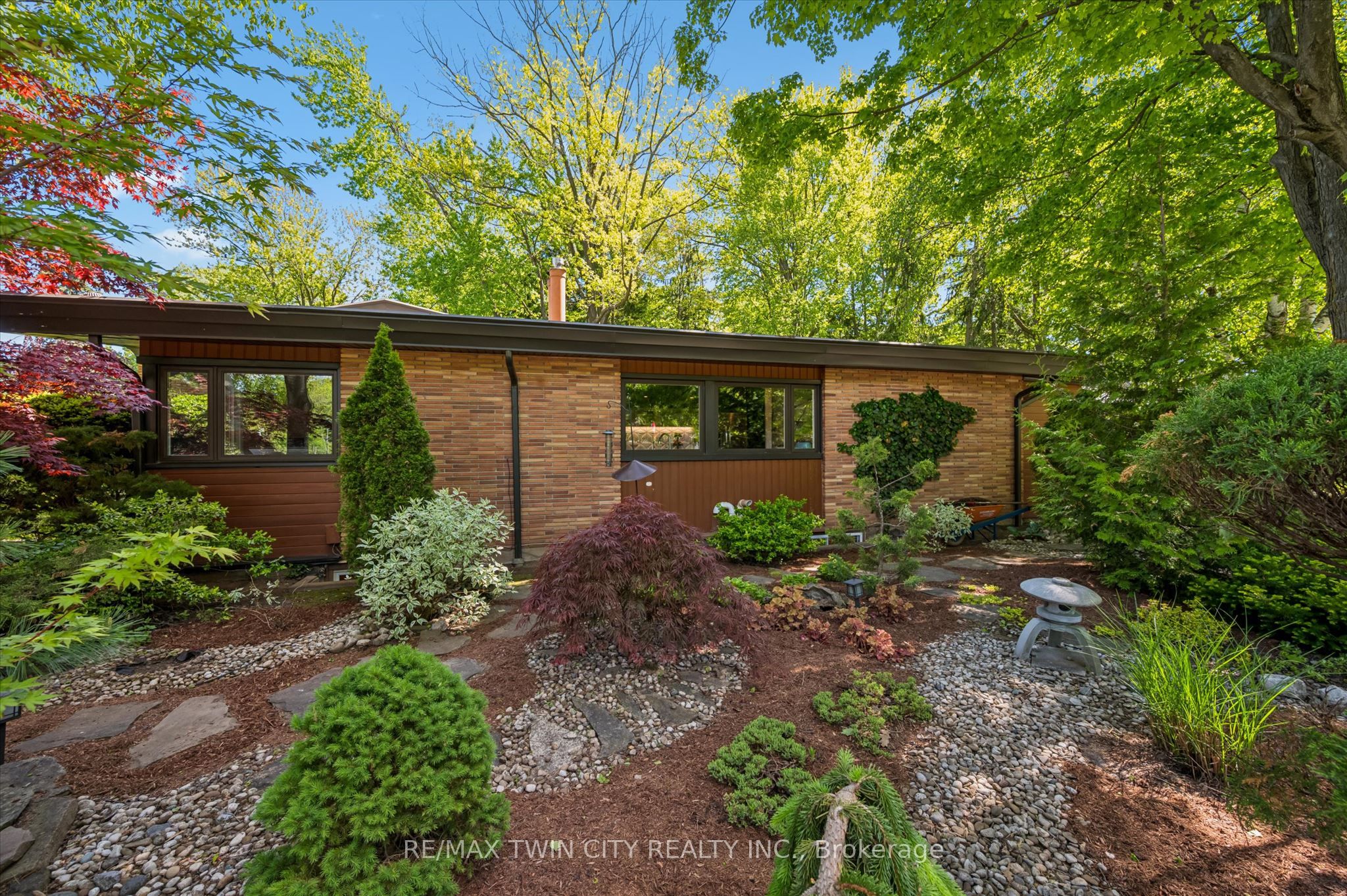 16 Parkwood Drive