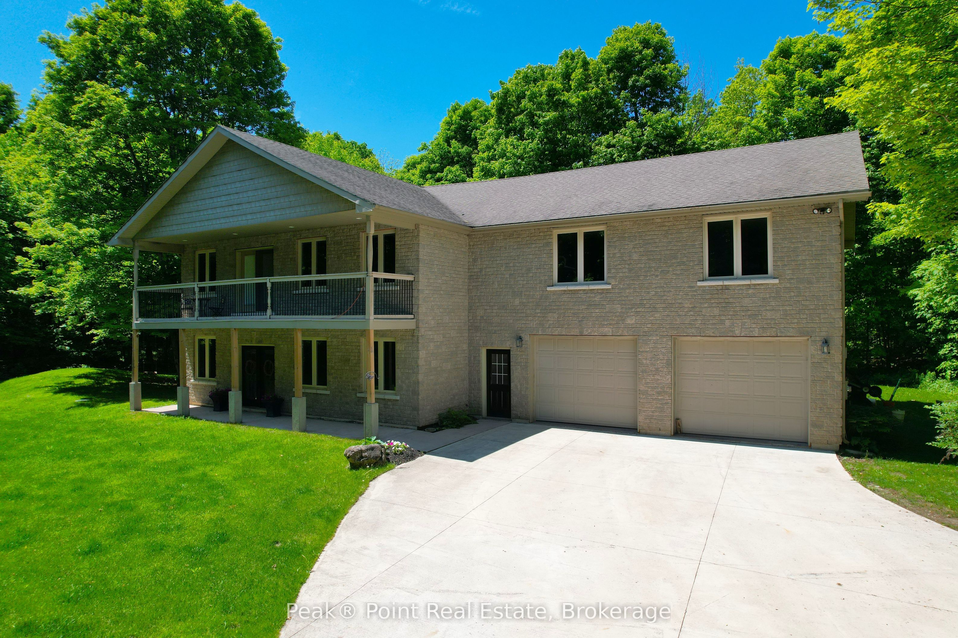 179530 GREY 17 Road