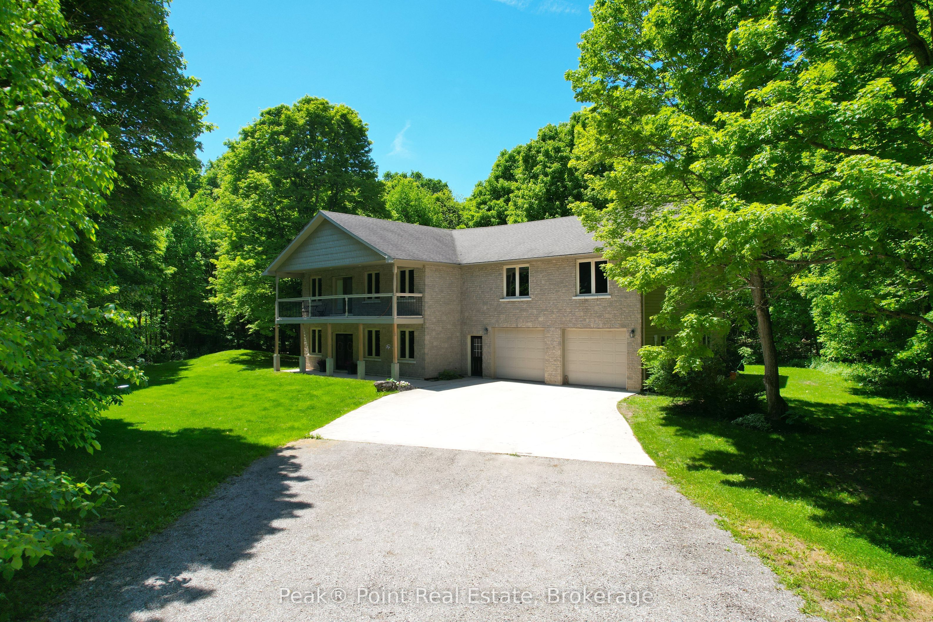 179530 GREY 17 Road