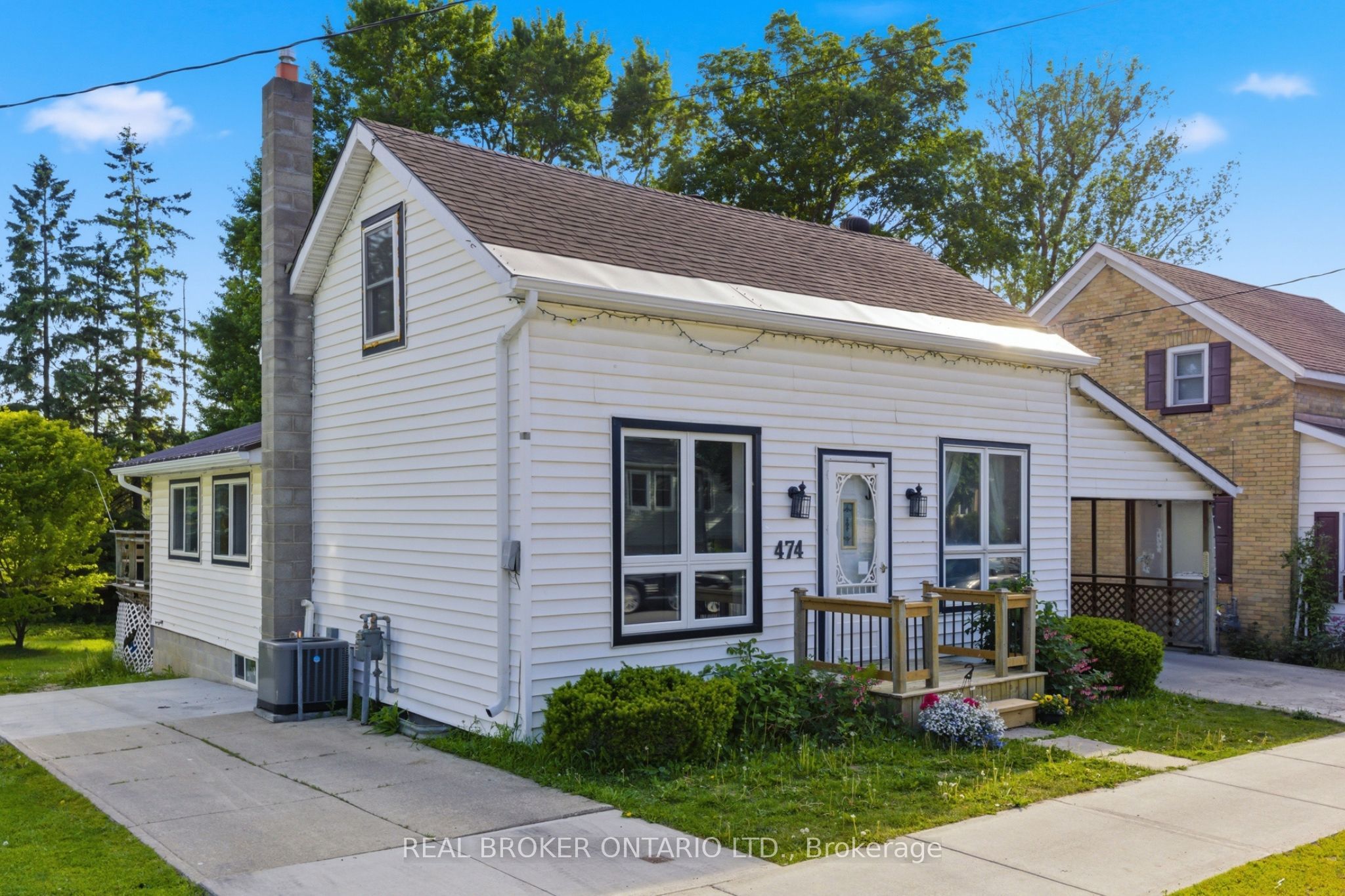 474 Elma Street W