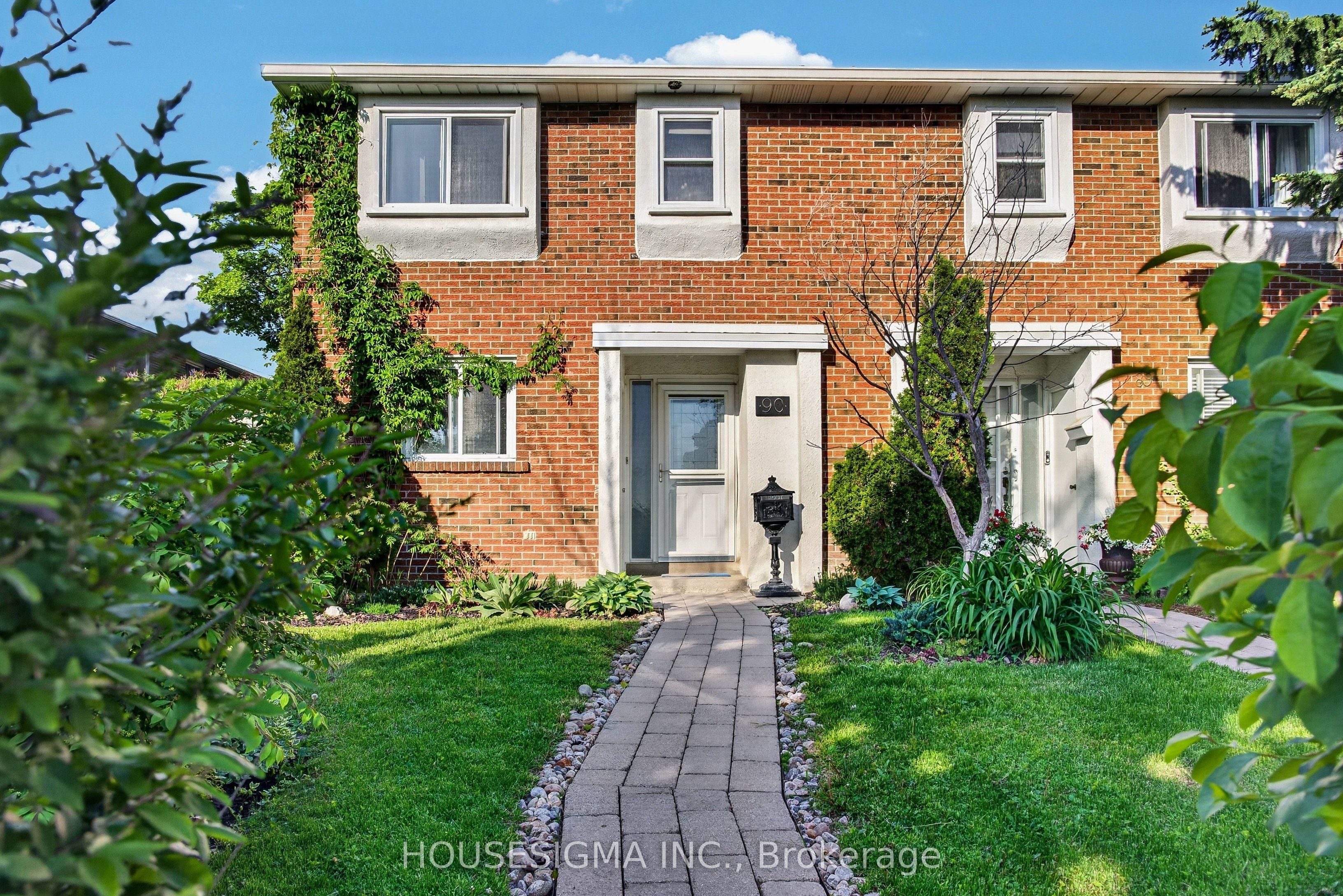 15 Centennial Park Road S 90