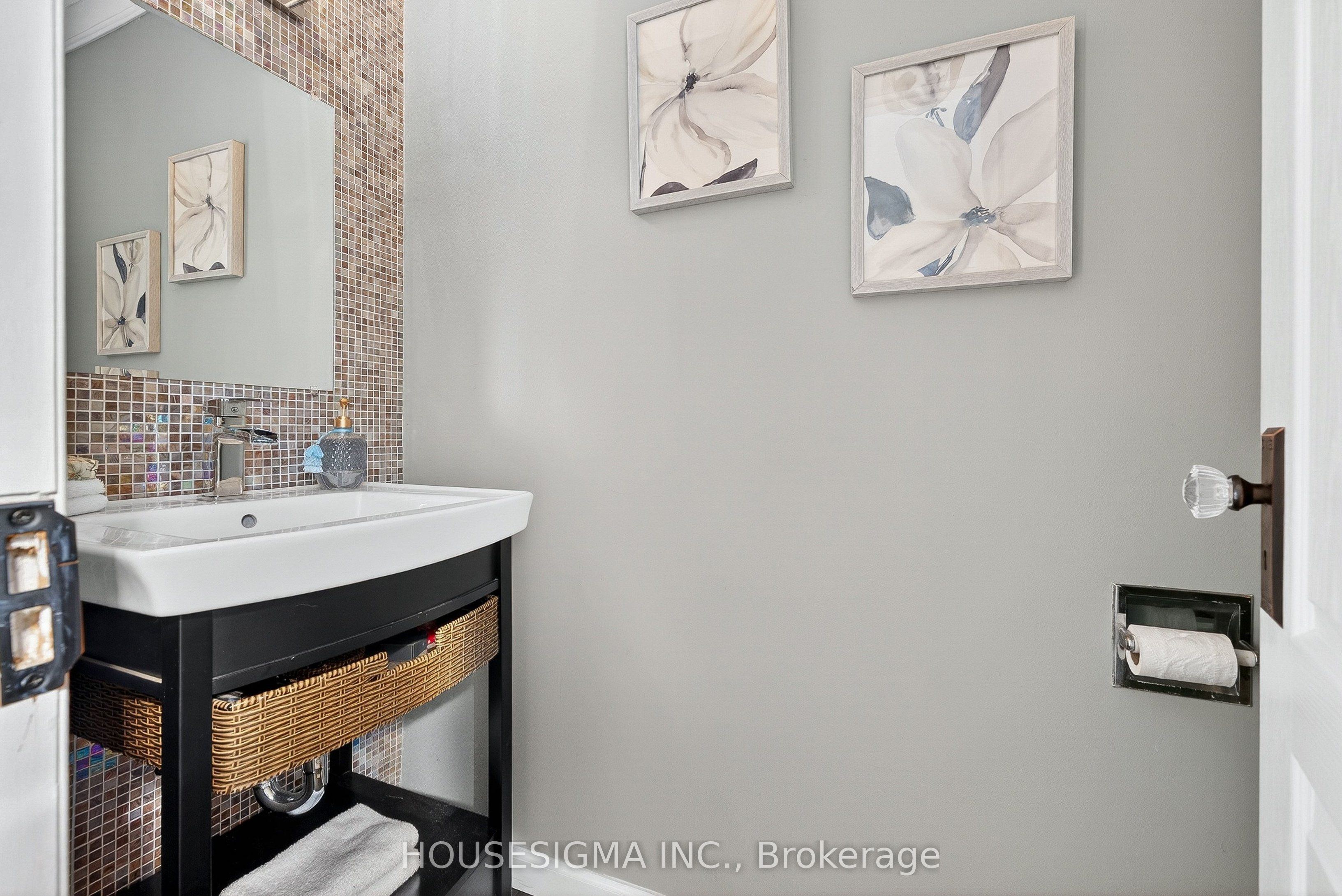 15 Centennial Park Road S 90