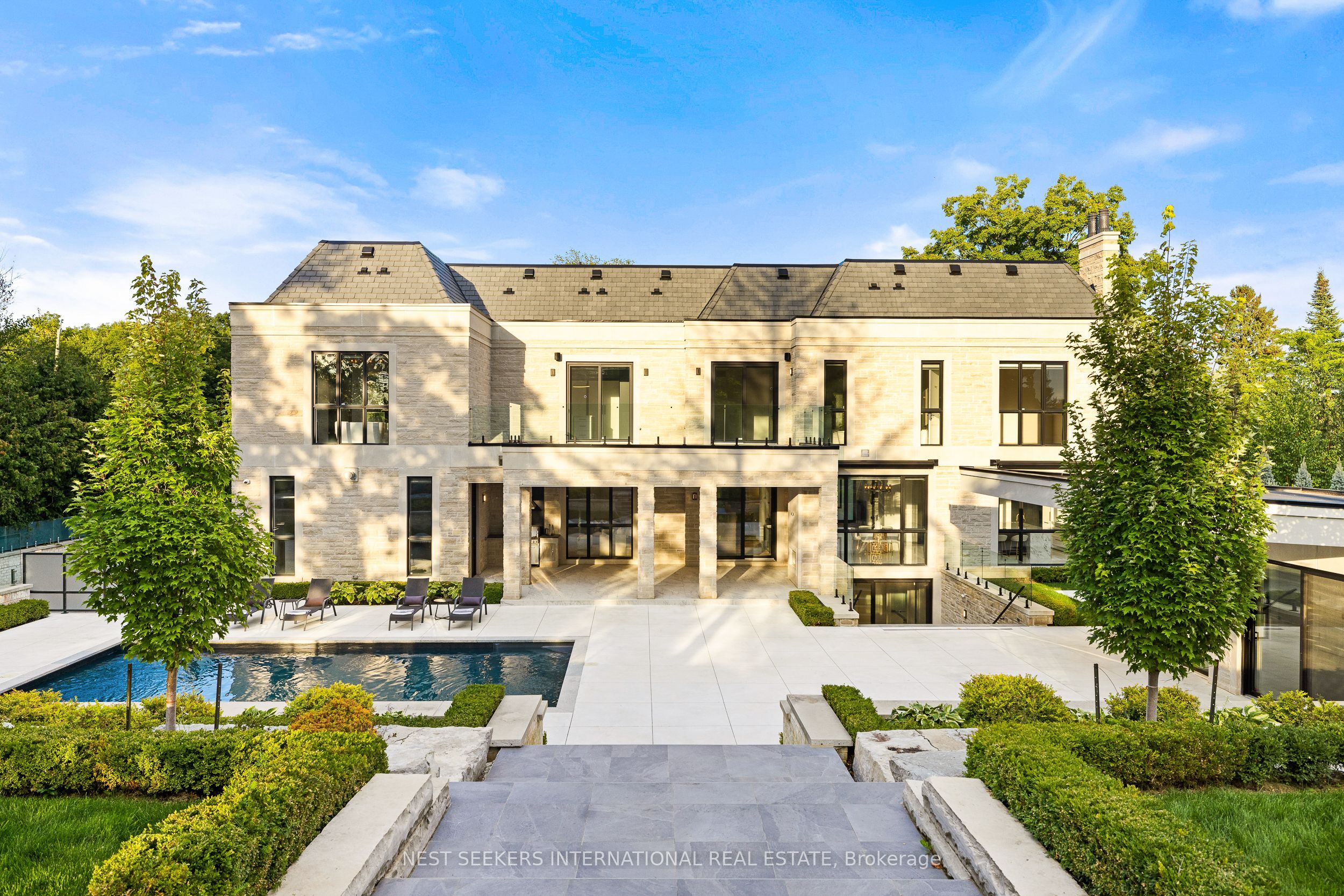 36 Waymar Heights Boulevard