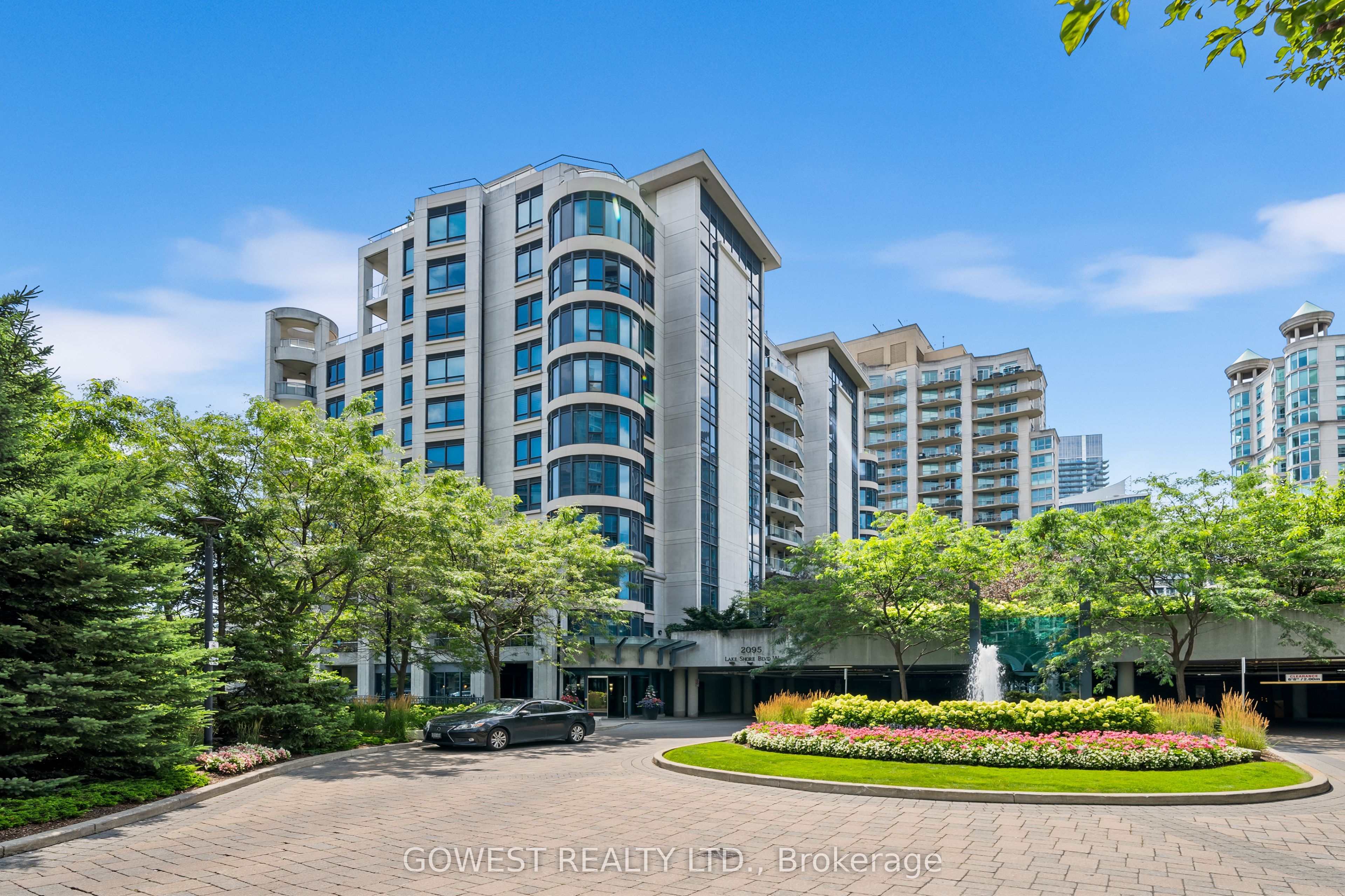 2095 Lake Shore Boulevard W 318