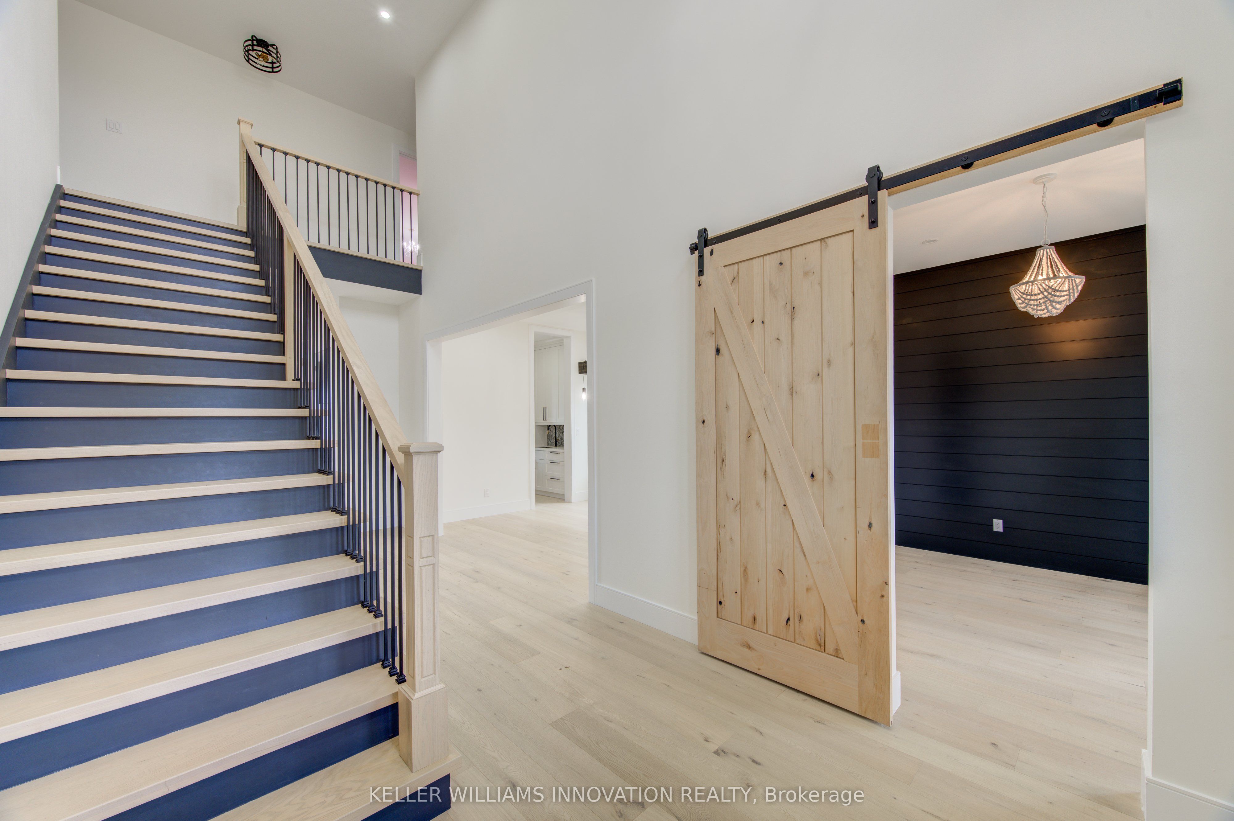 8 Edgeview Crescent W