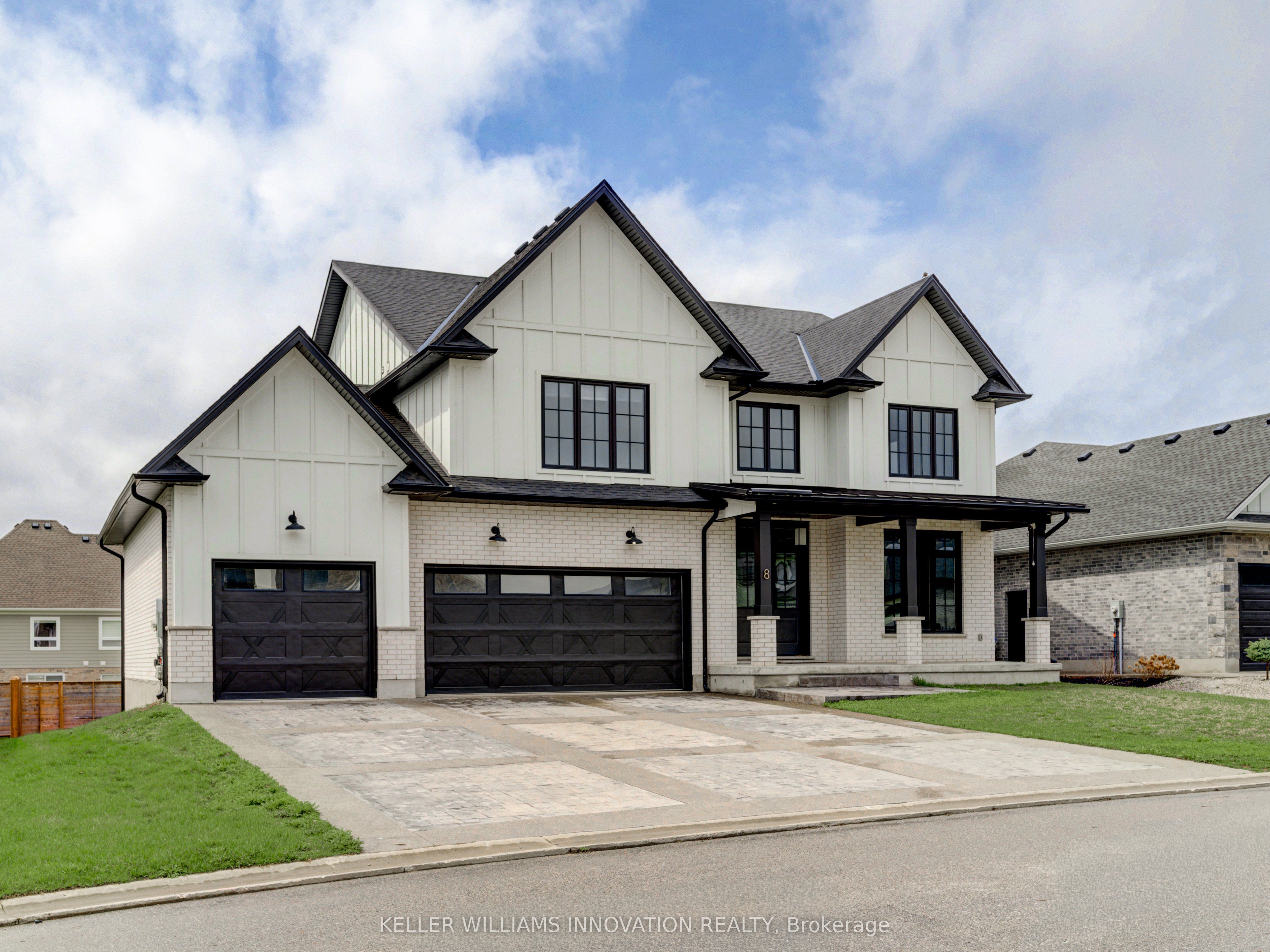 8 Edgeview Crescent W