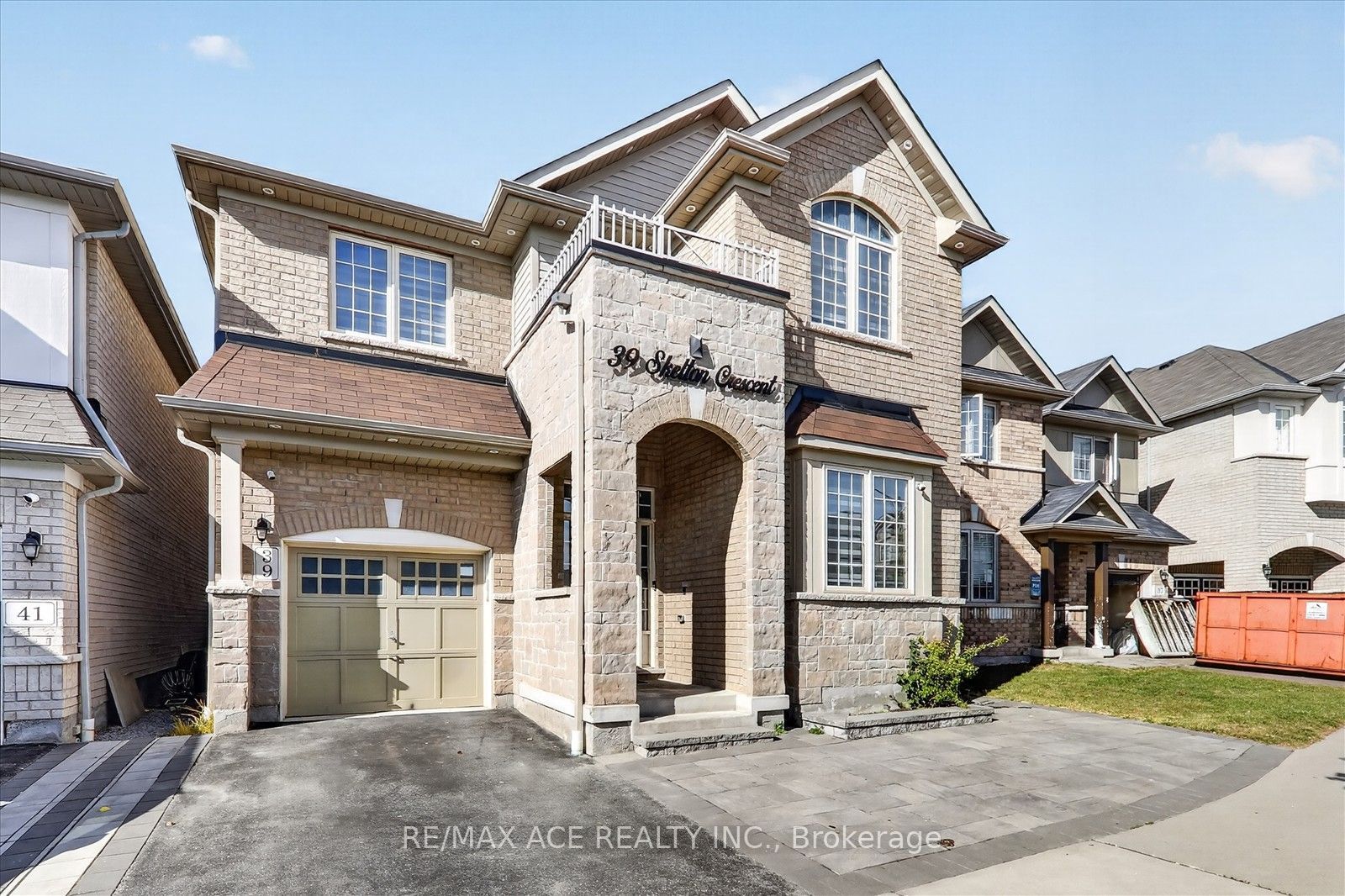 39 Skelton Crescent