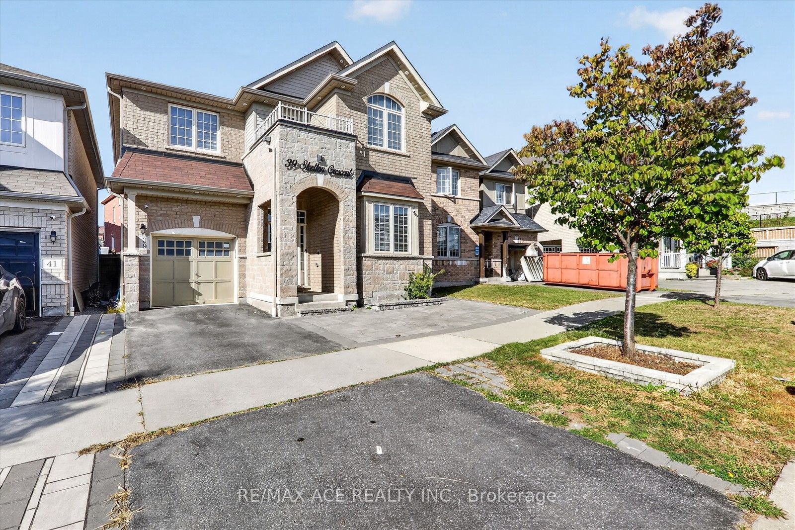 39 Skelton Crescent