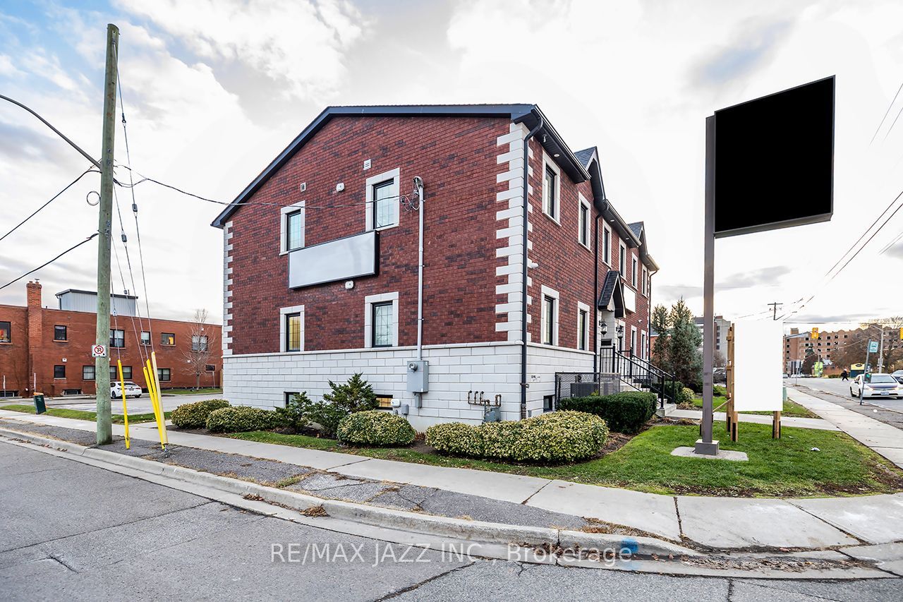 193 King Street E