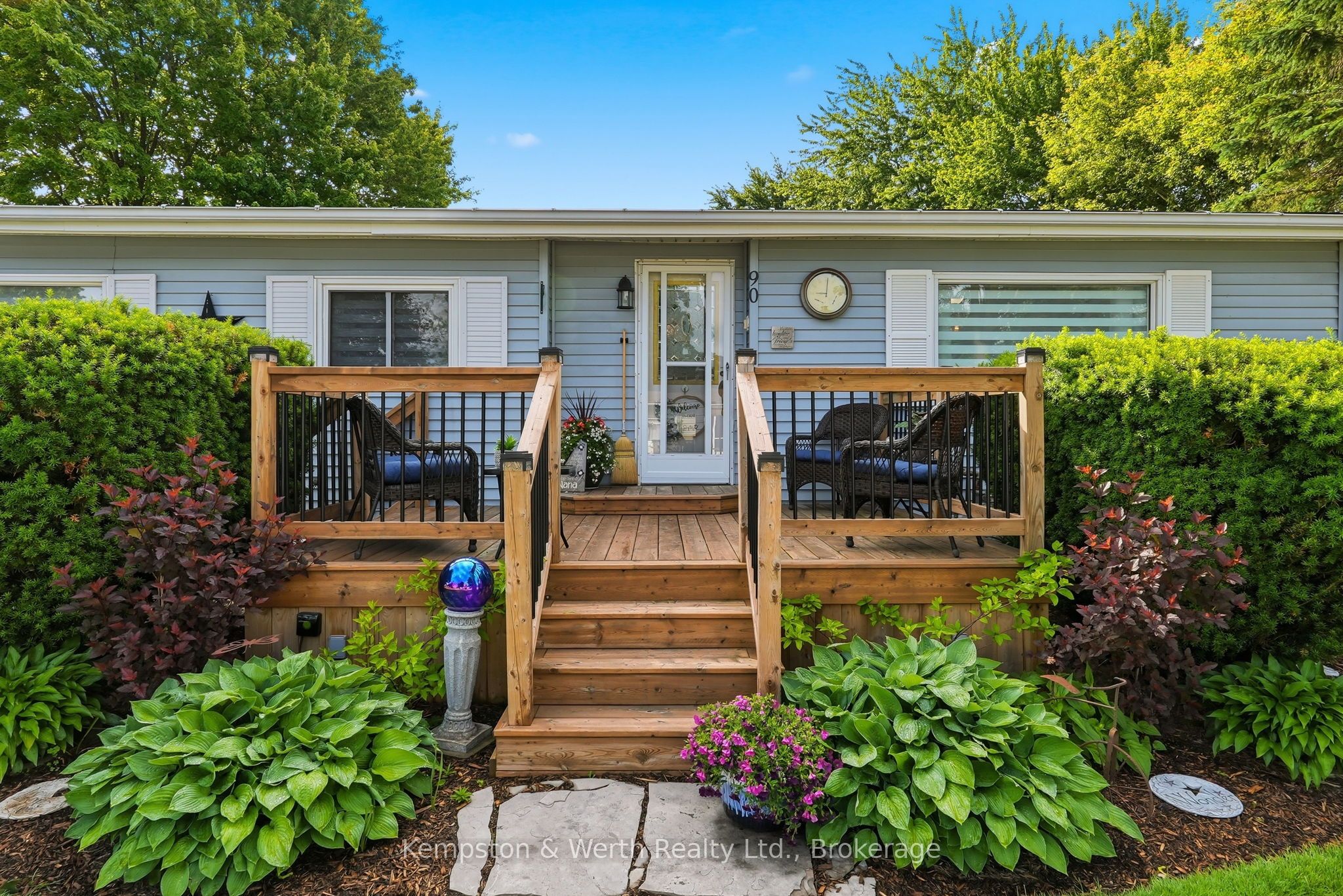90 Fairview Crescent
