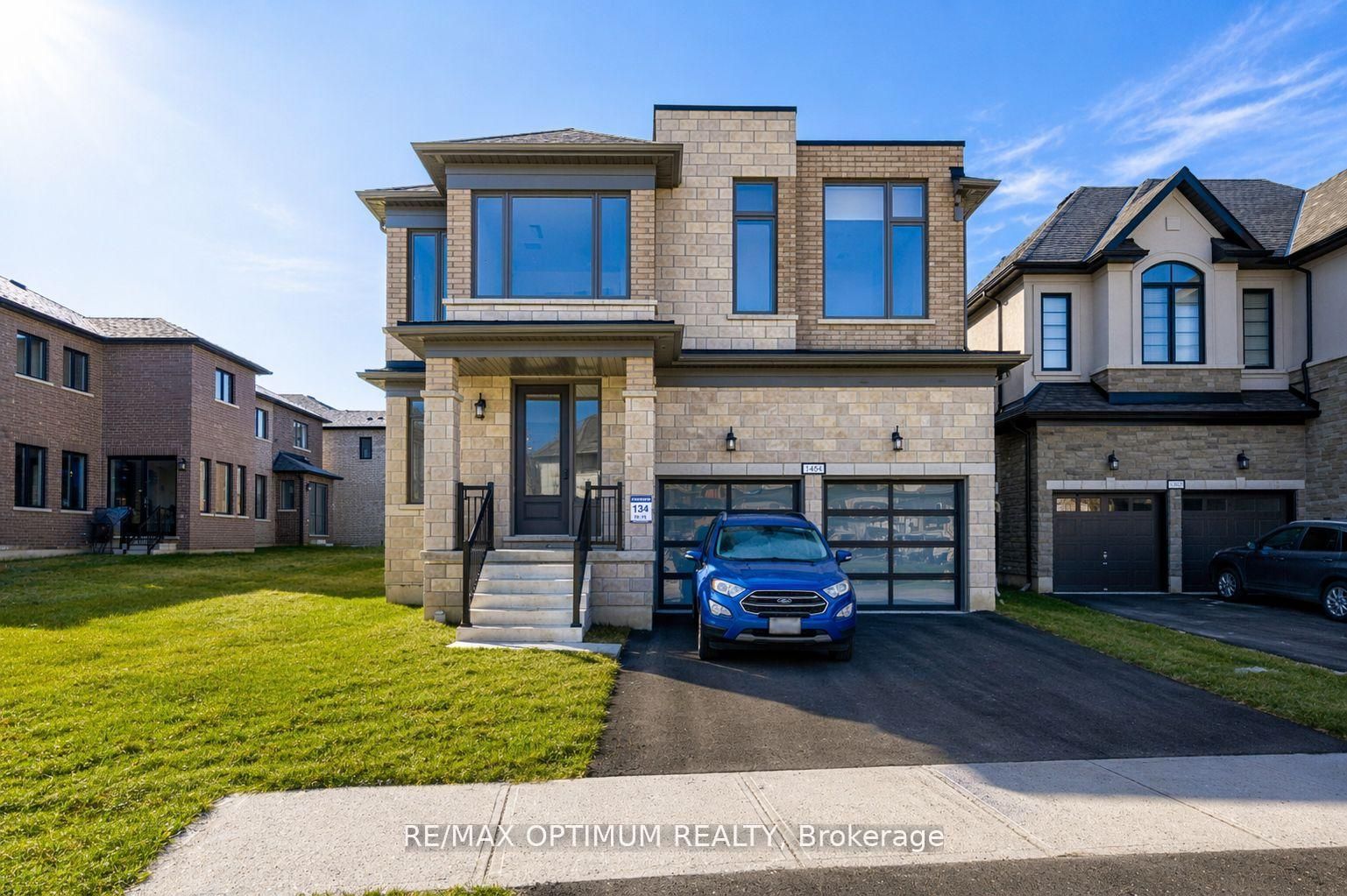 1454 Upper Thames Drive