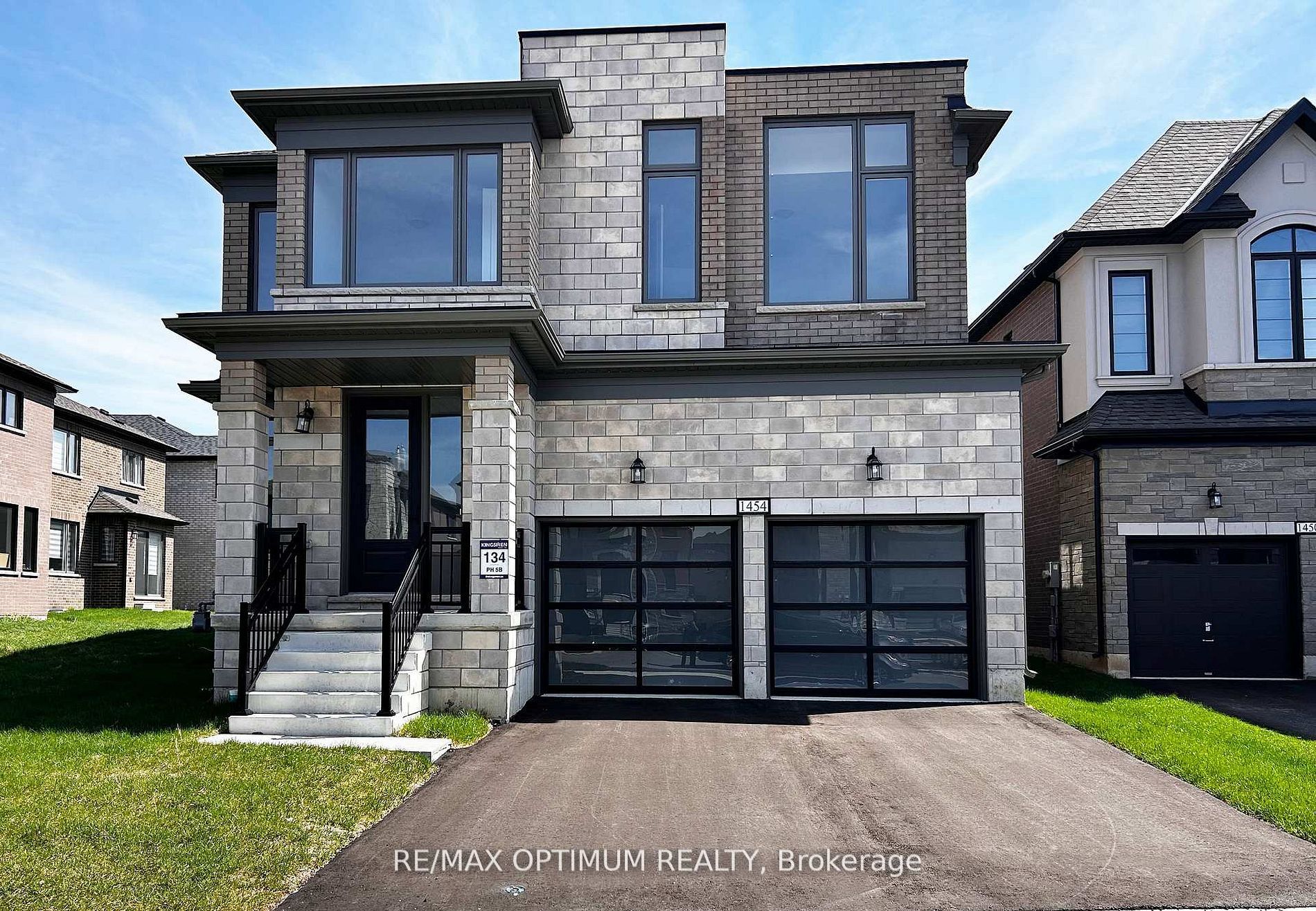 1454 Upper Thames Drive