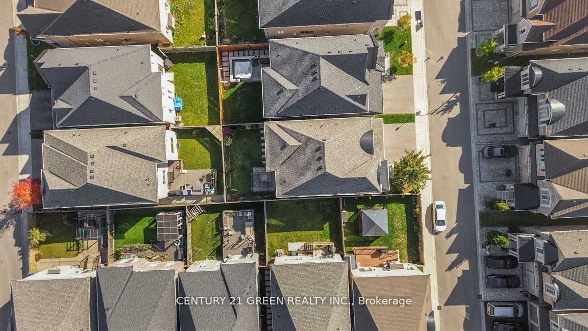 9 Coates Of Arms Lane N