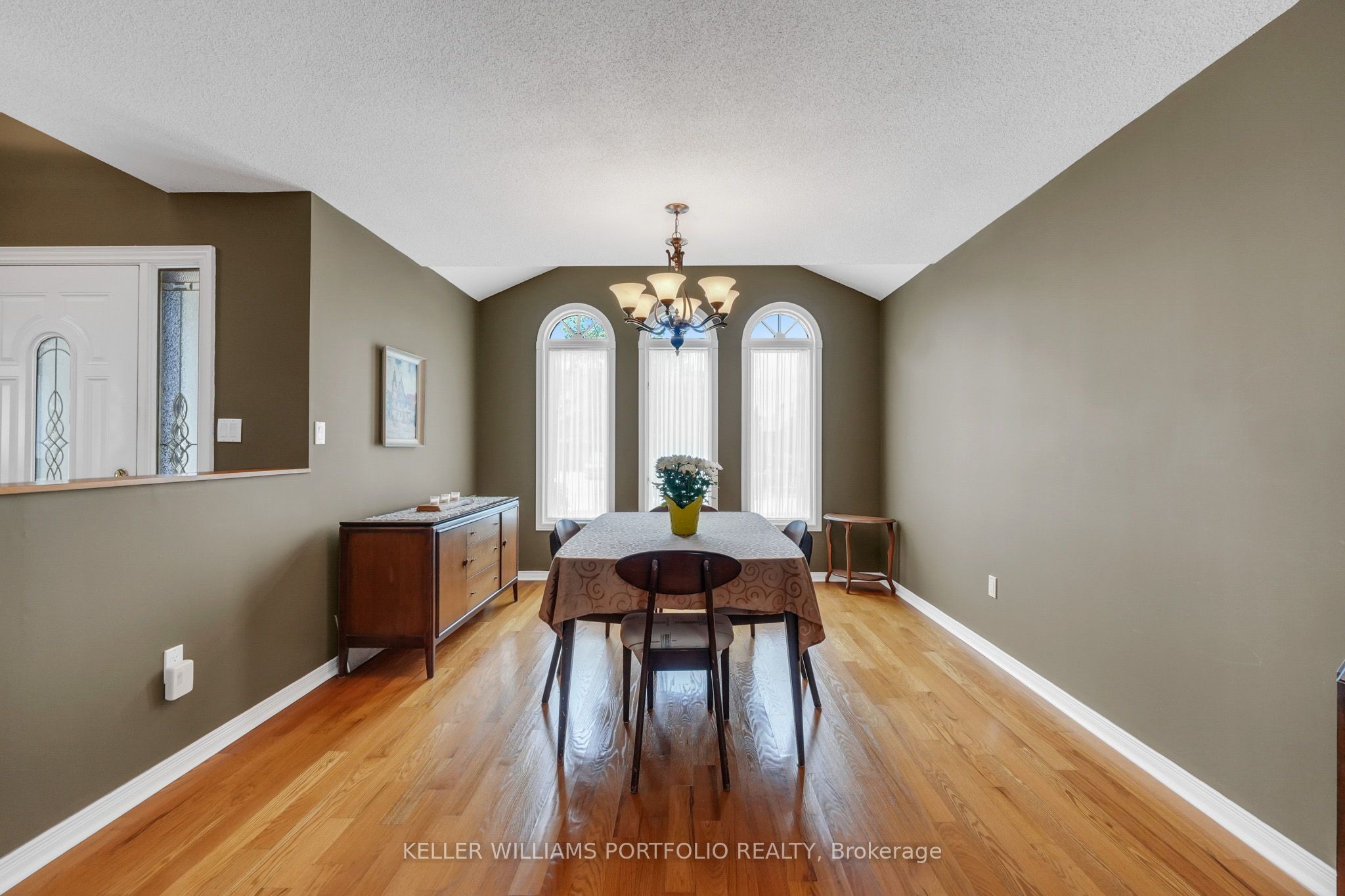 1025 Lytton Court