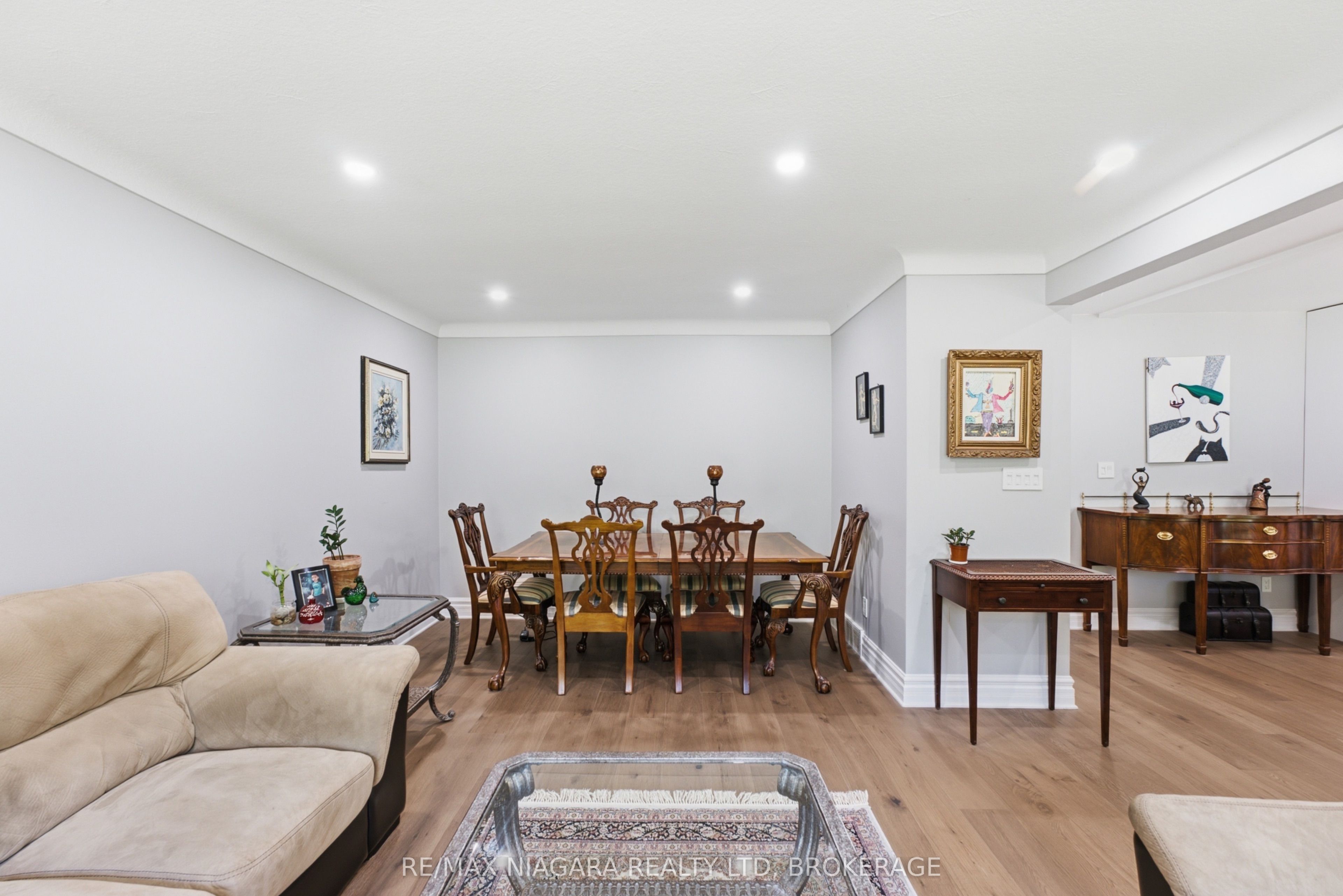 11 RICHELIEU Drive