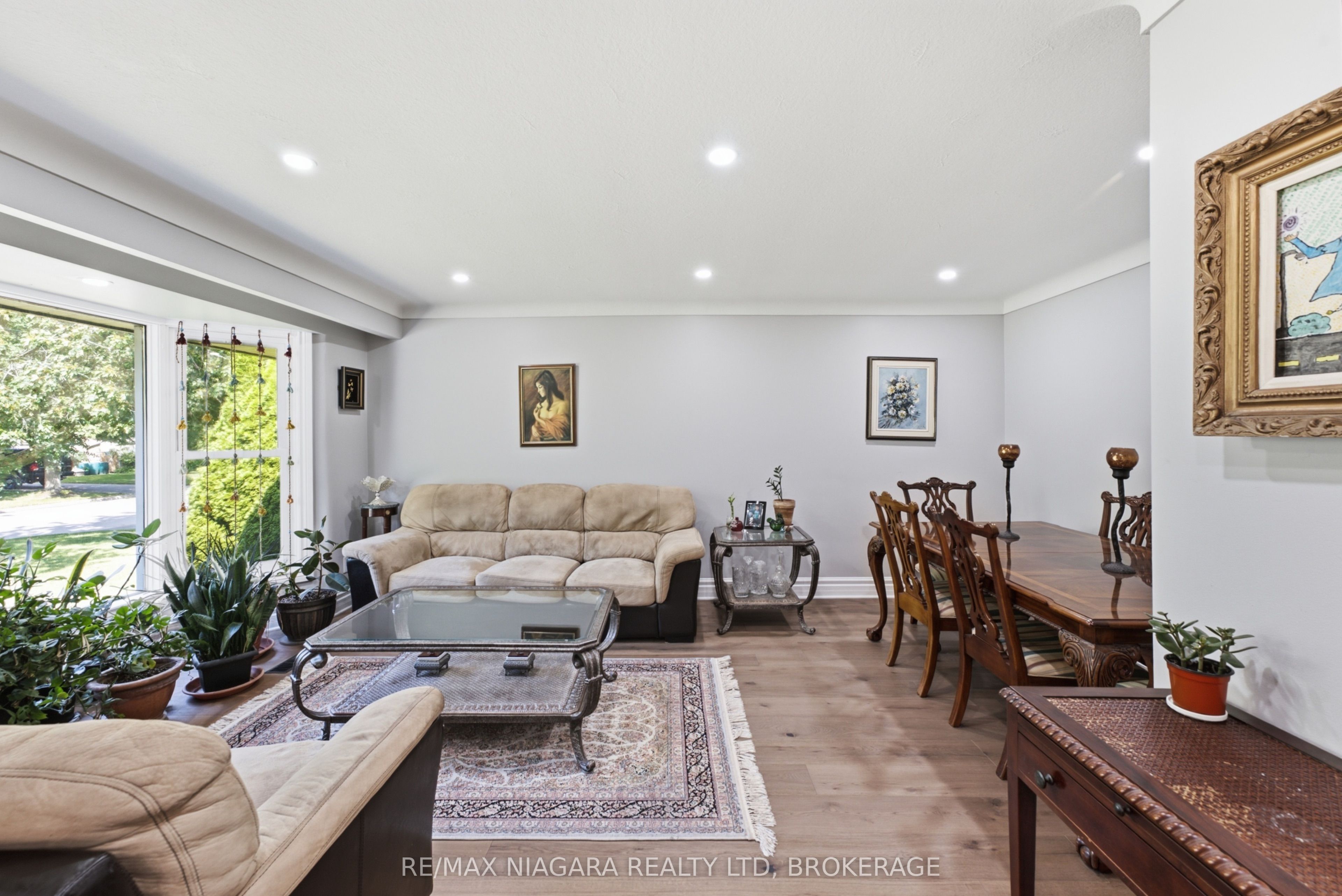 11 RICHELIEU Drive