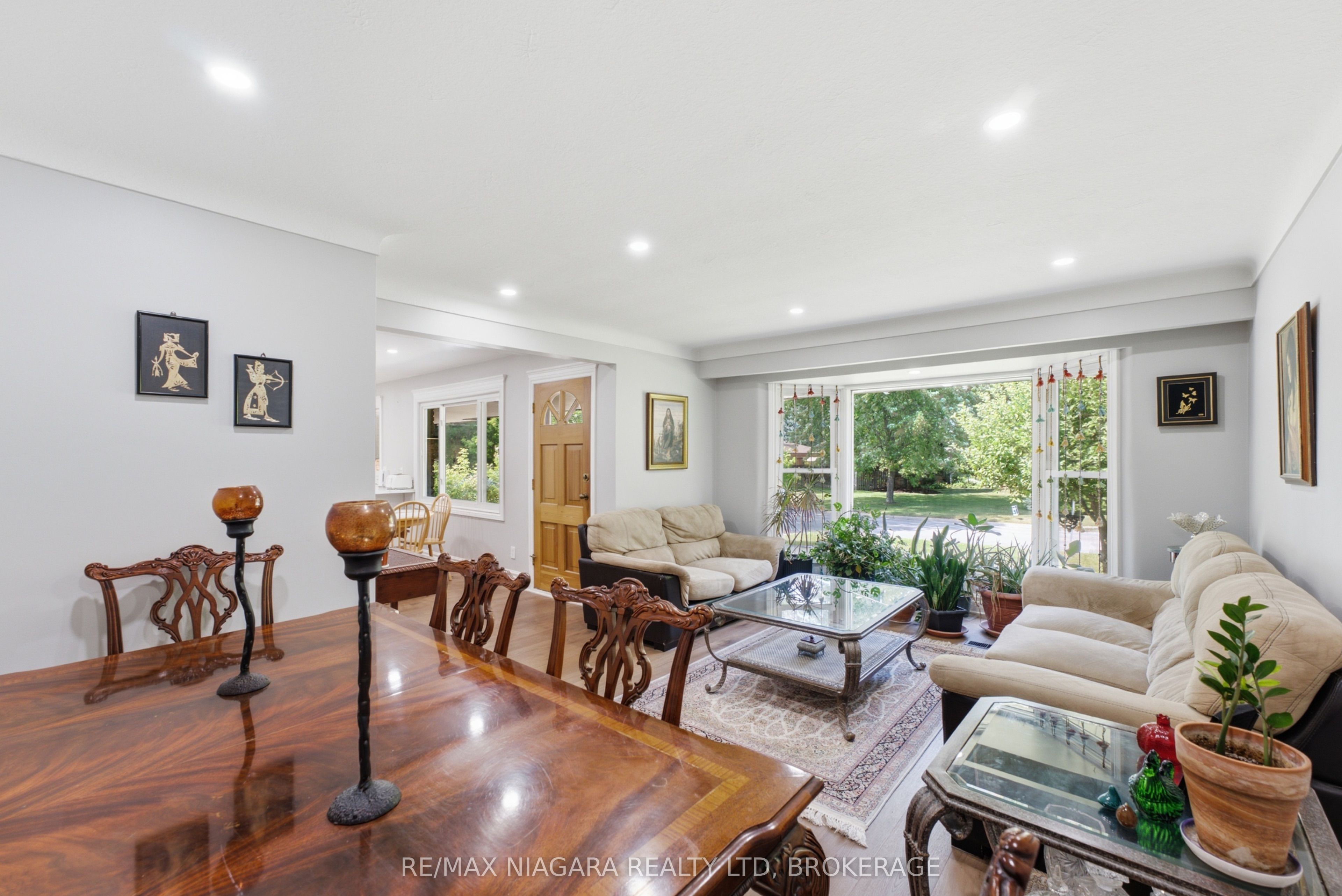 11 RICHELIEU Drive