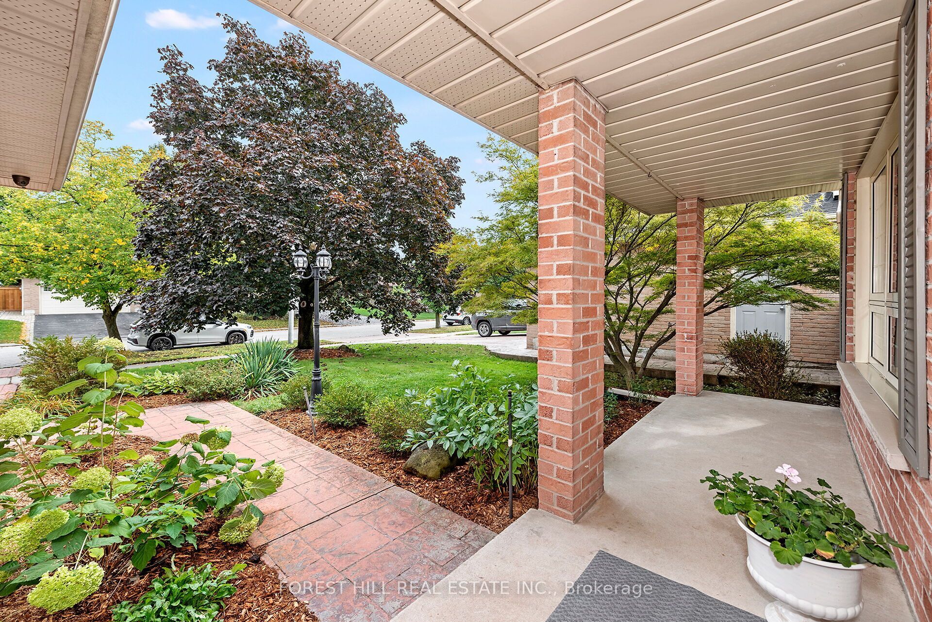256 Randall Crescent
