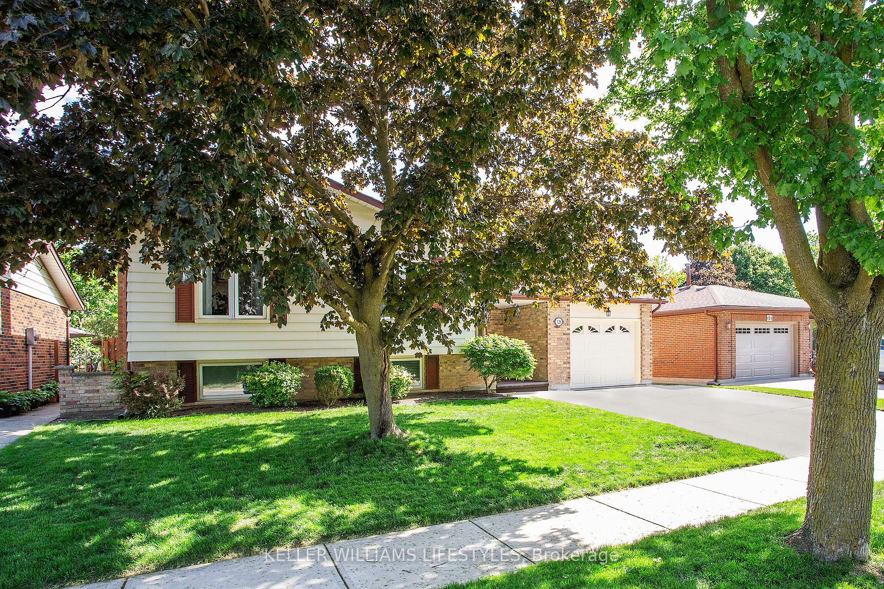 128 Clarendon Crescent