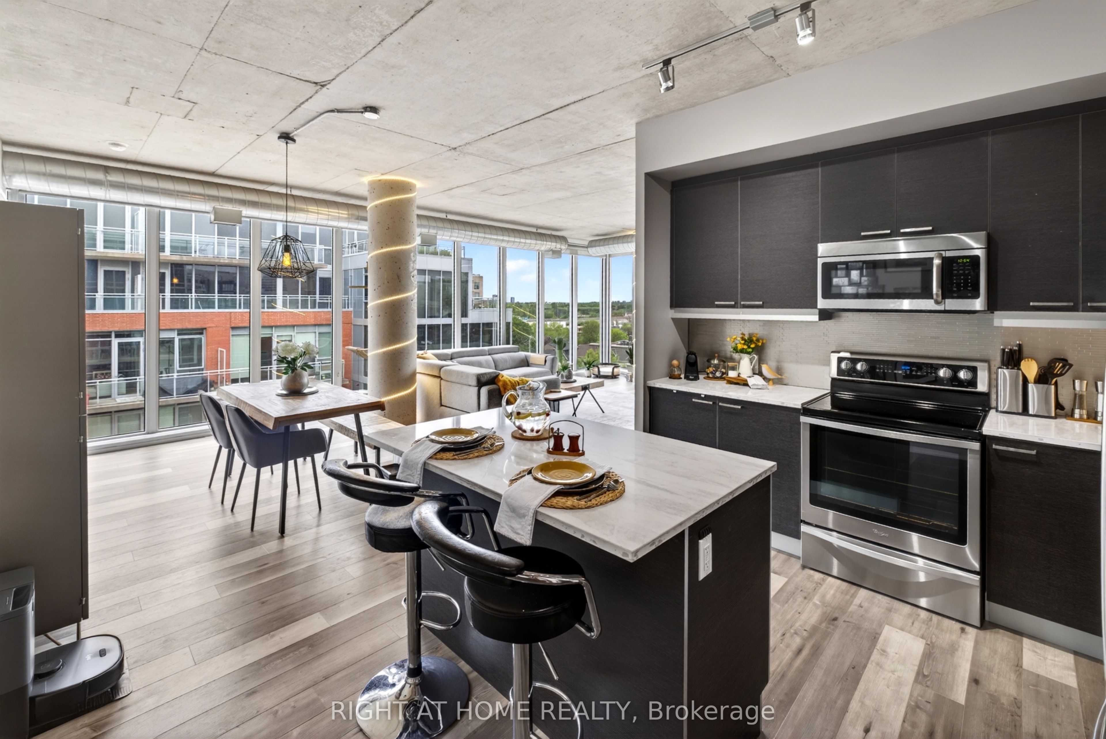 349 Mcleod Street 723
