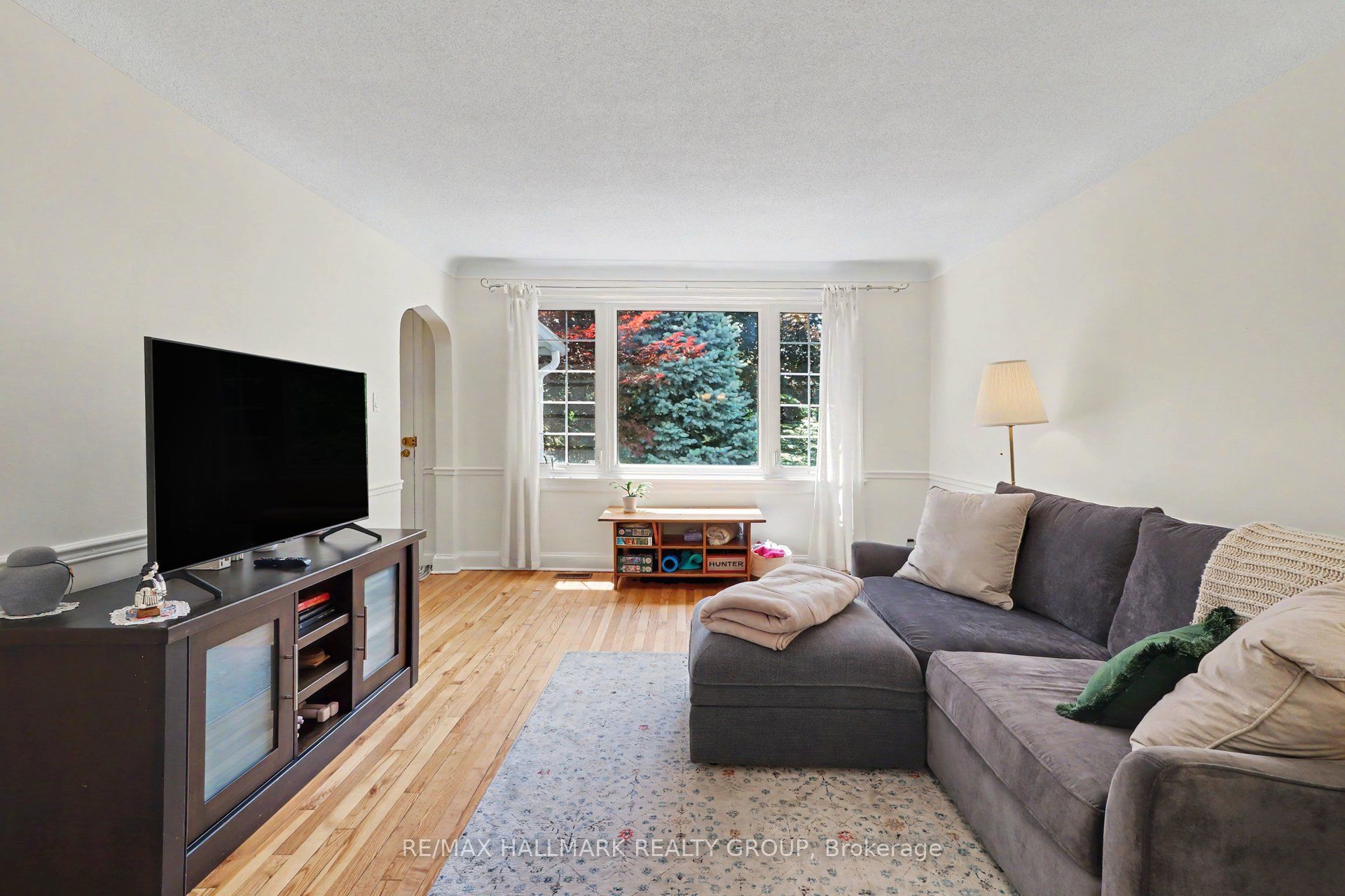 99 Dagmar Avenue