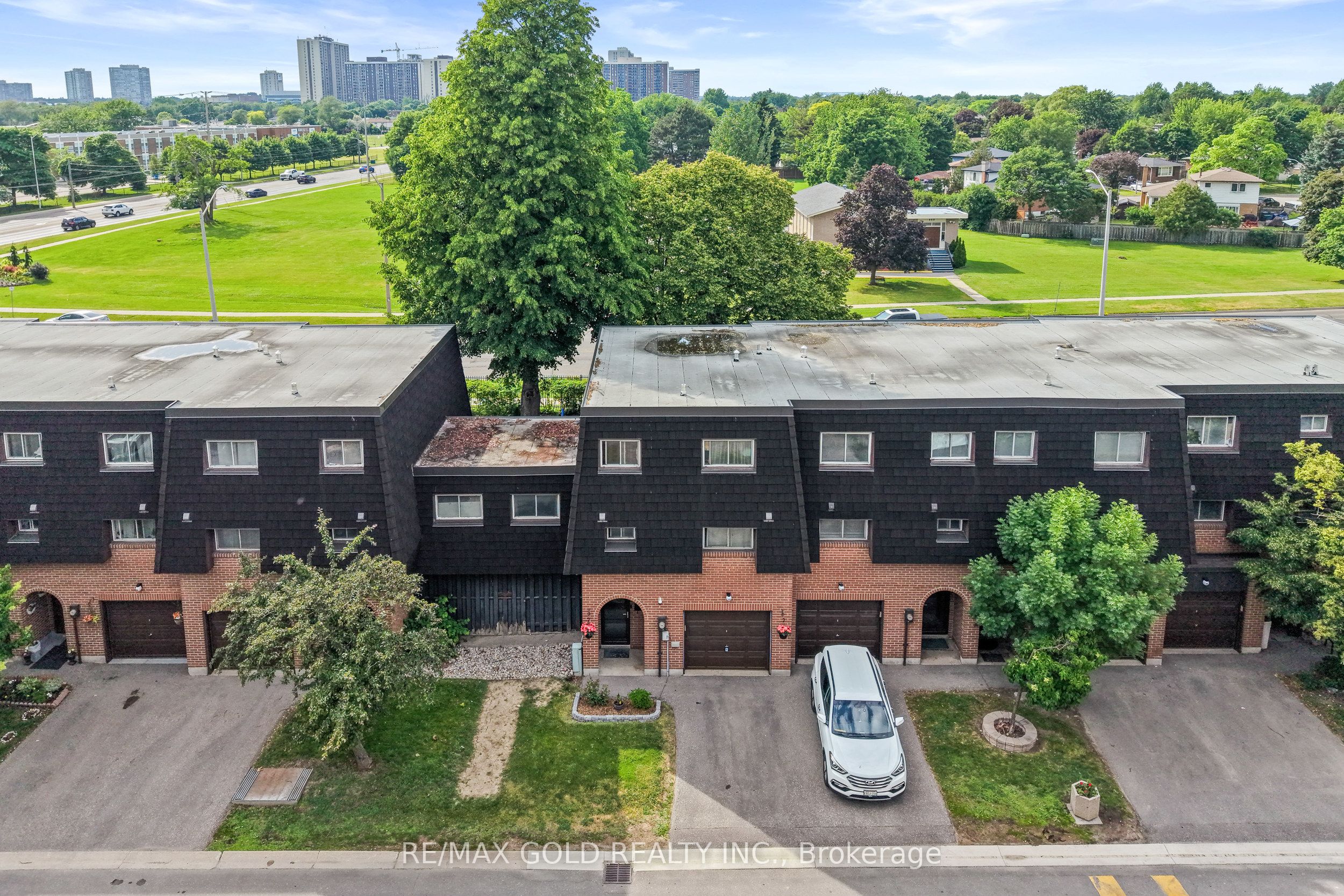 10 Darras Court