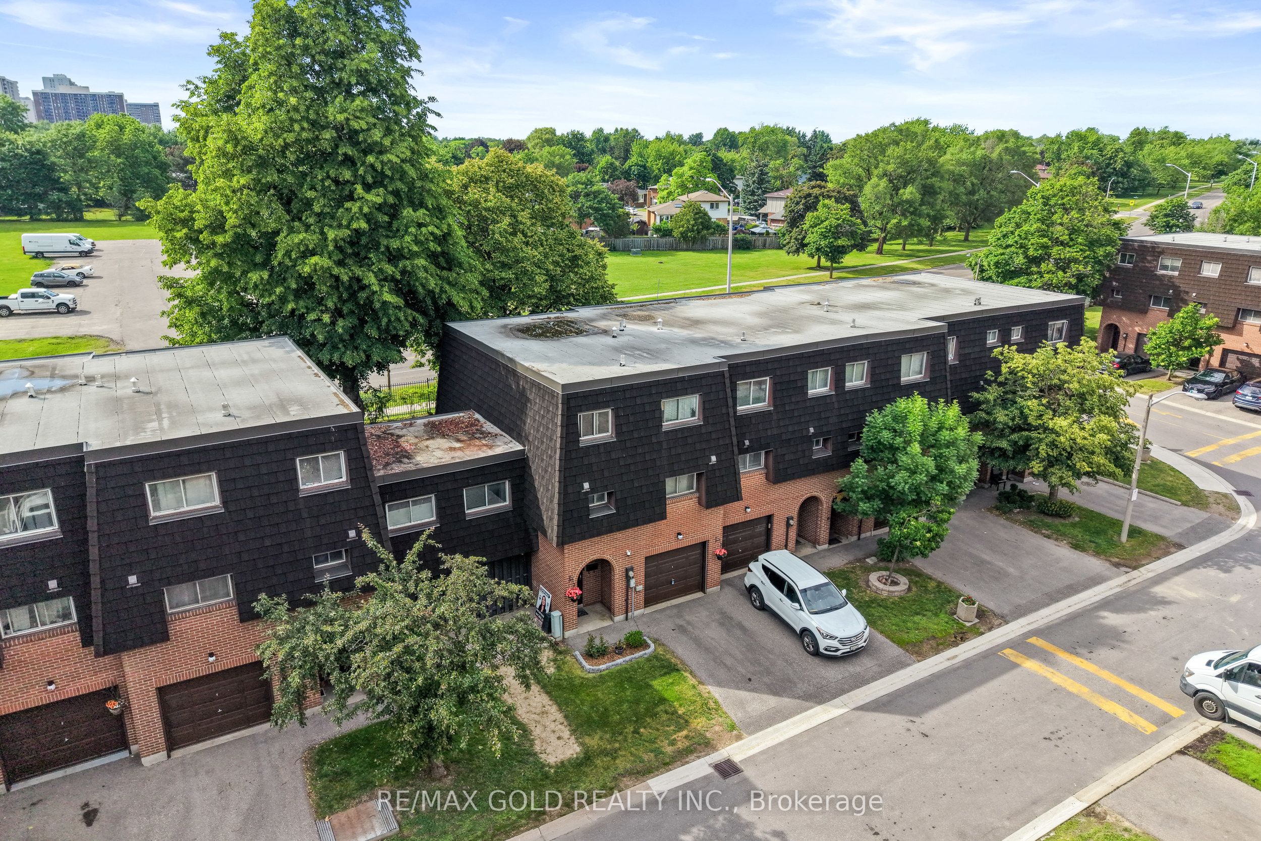 10 Darras Court