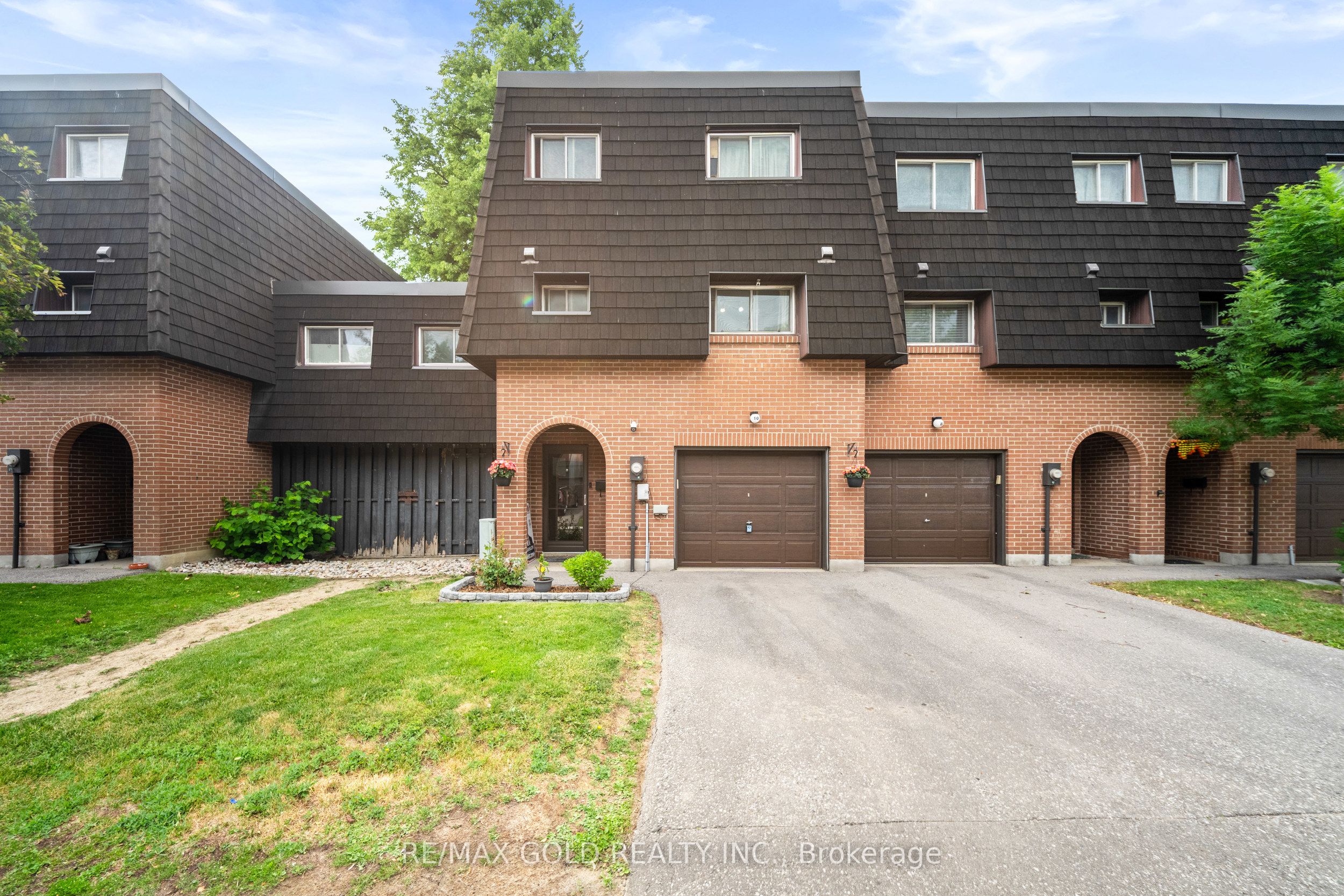 10 Darras Court