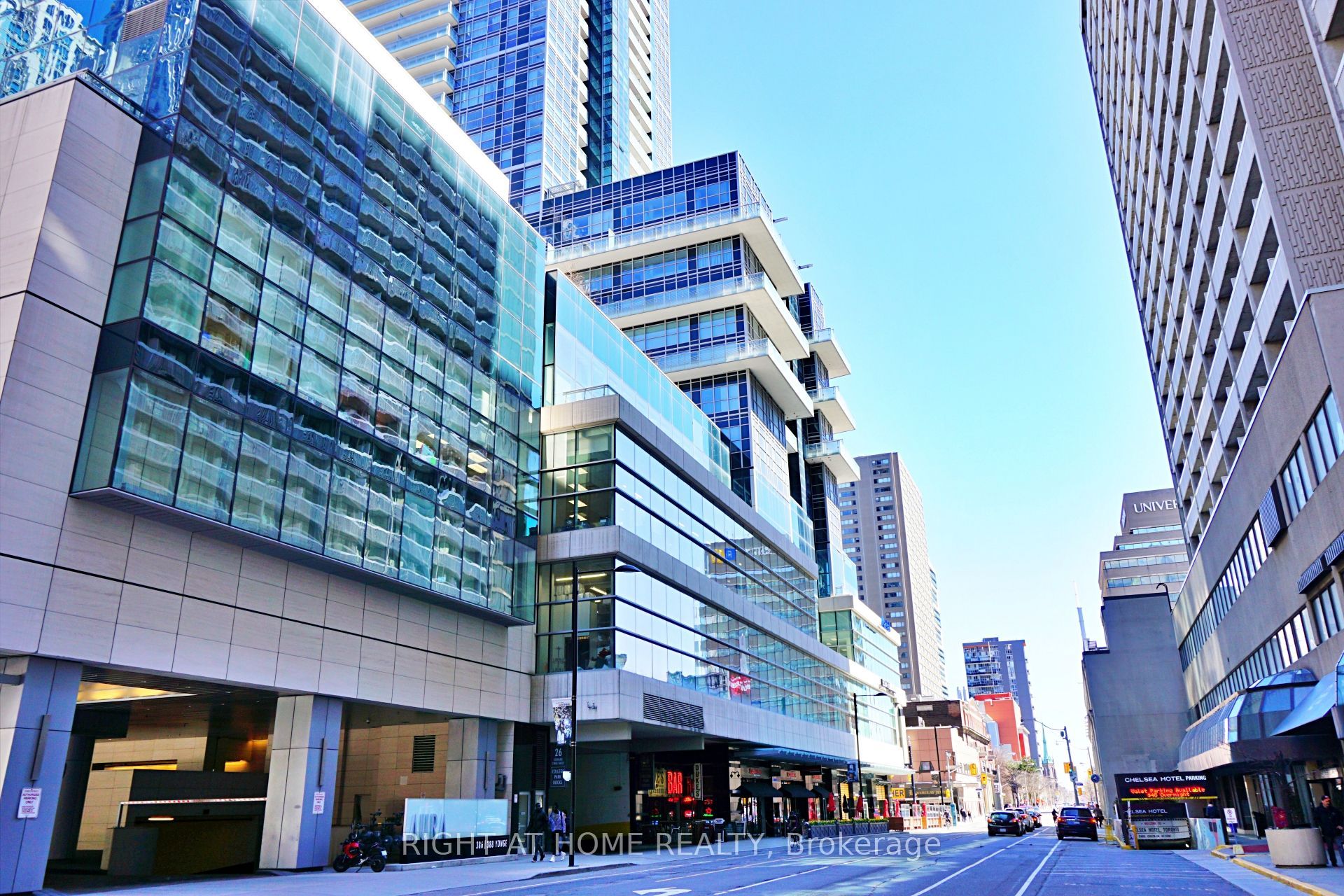 386 Yonge Street 4207