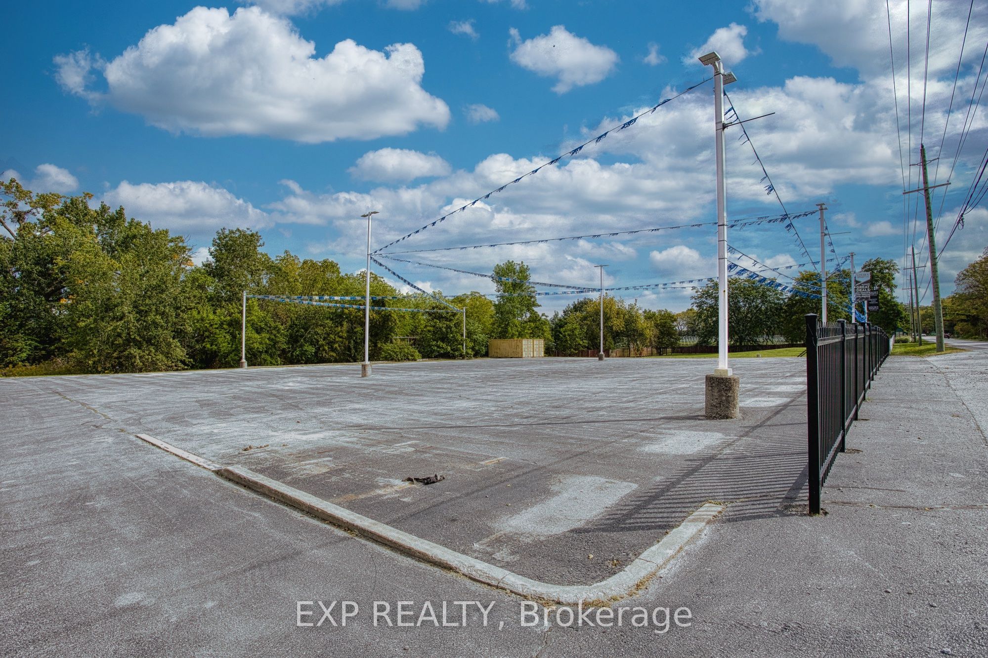 4735 King Street E